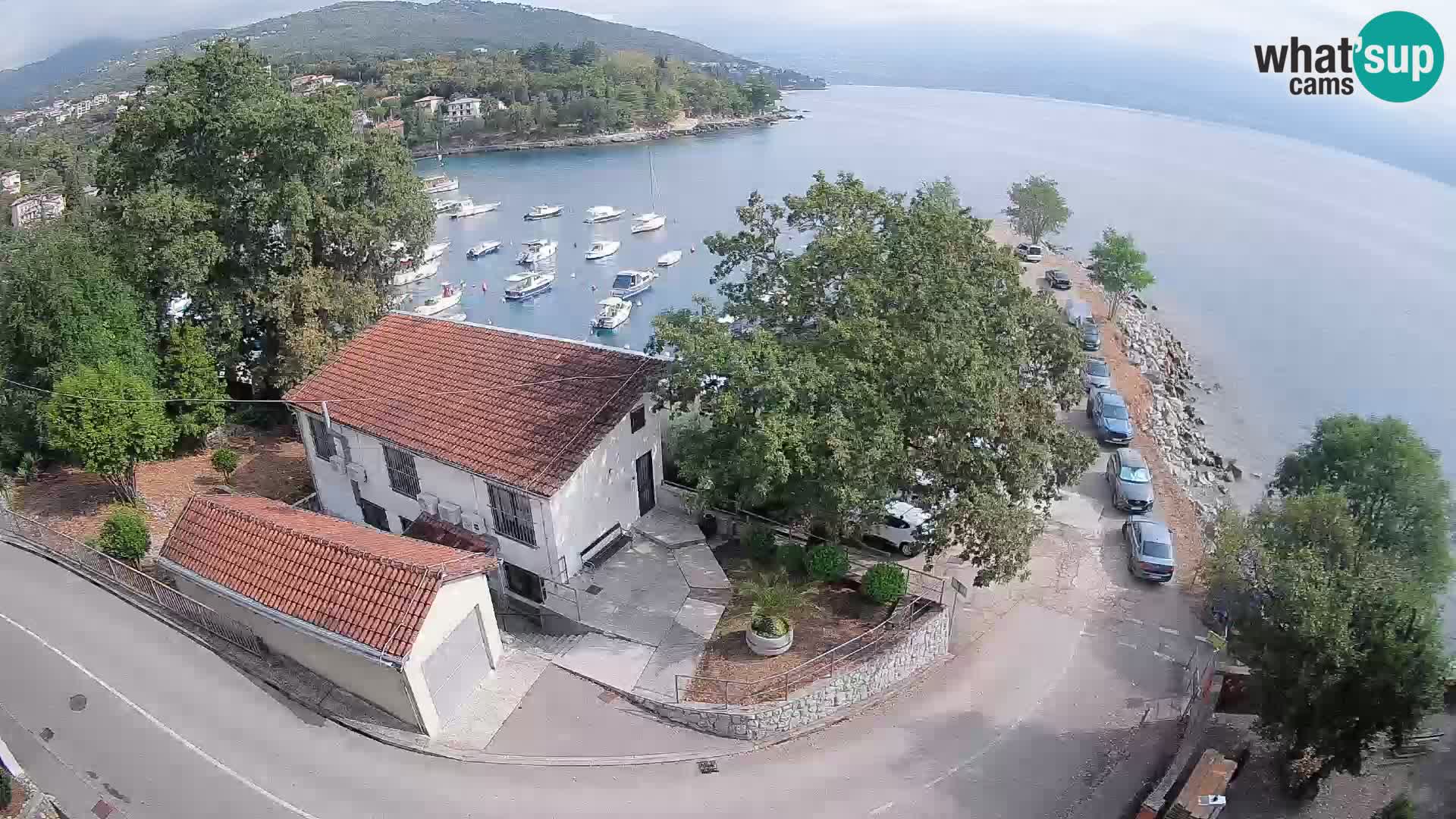 Spletna kamera pristanišče Ika – Pogled v živo na pristanišče in luči Opatije
