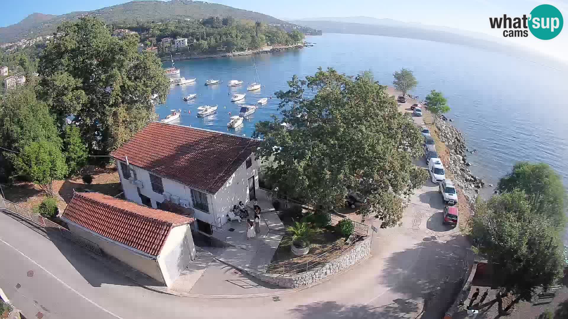 Spletna kamera pristanišče Ika – Pogled v živo na pristanišče in luči Opatije