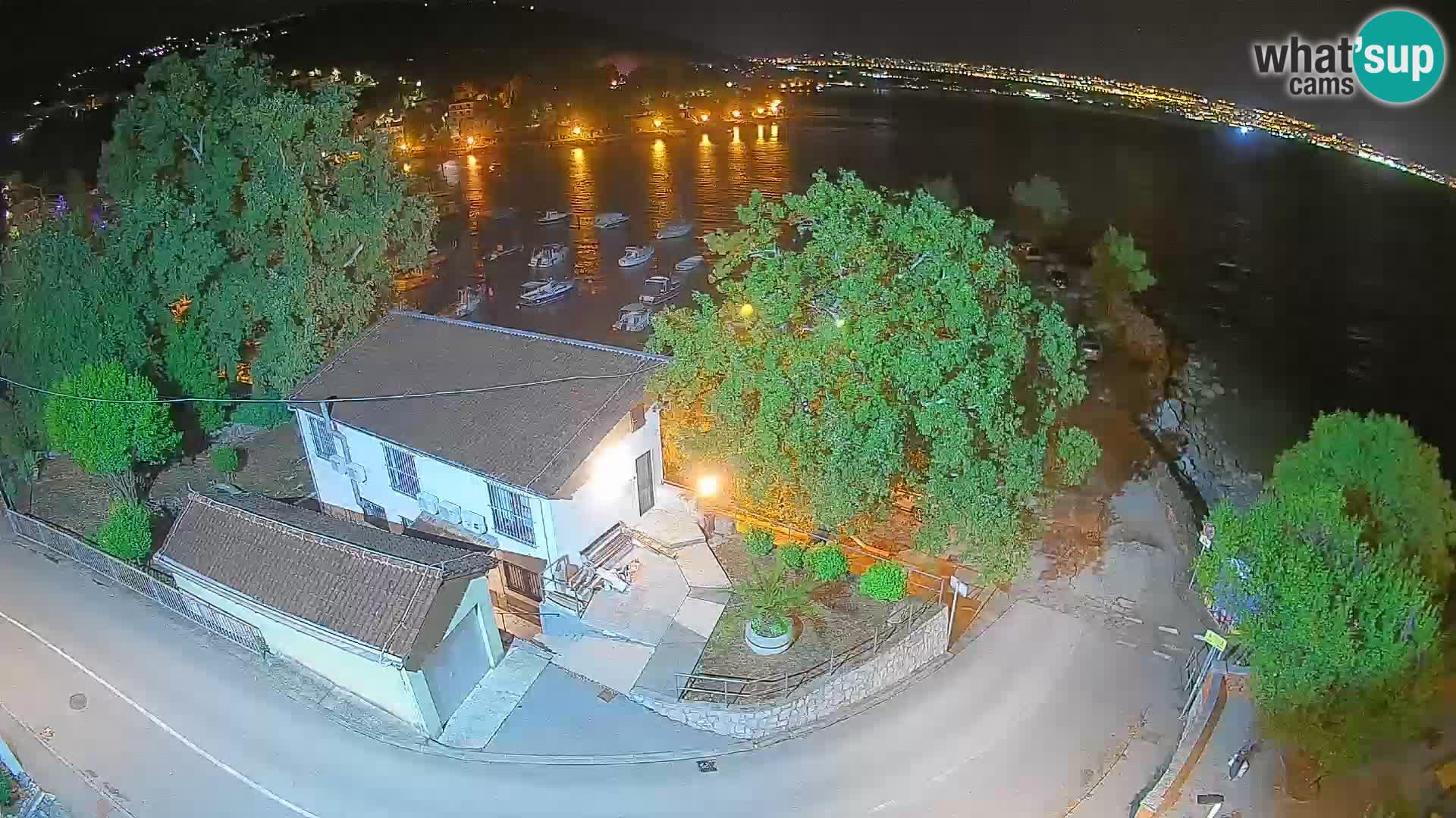 Ika Harbor Webcam – LIVE View of the Harbor and Opatija Lights