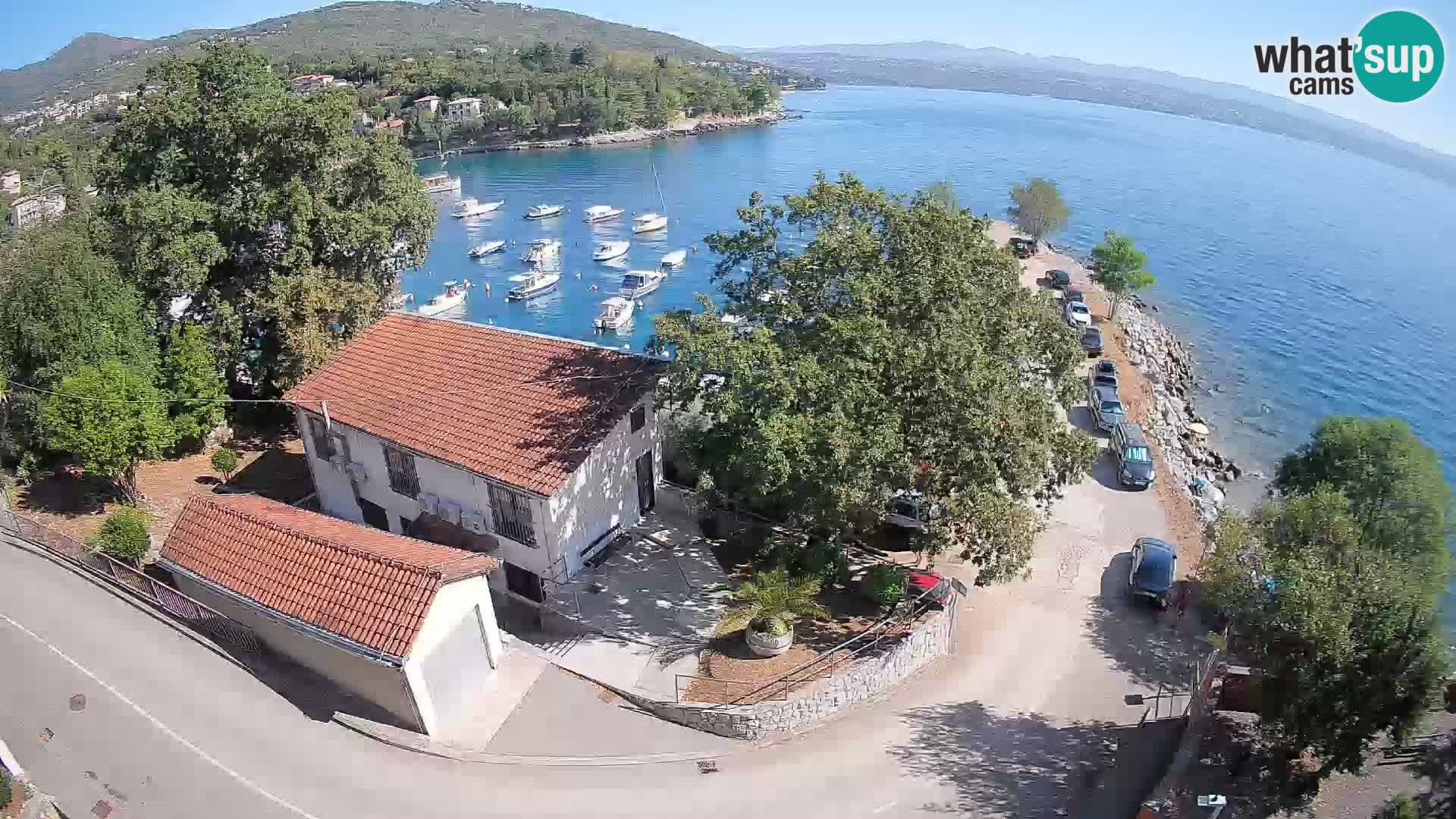 Web kamera luka Ika – Pogled uživo na luku i svjetla Opatije