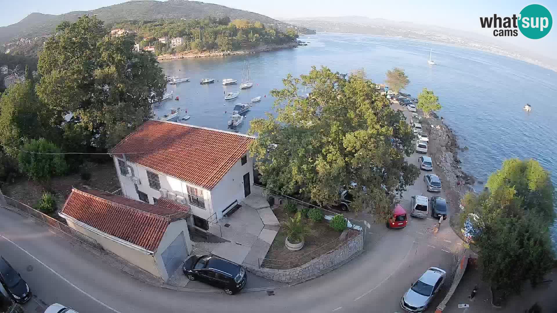 Web kamera luka Ika – Pogled uživo na luku i svjetla Opatije