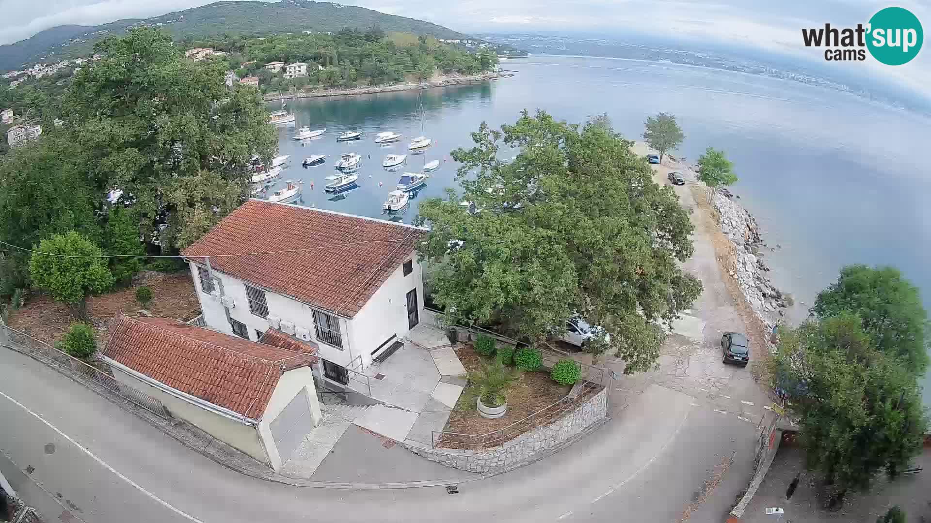Web kamera luka Ika – Pogled uživo na luku i svjetla Opatije