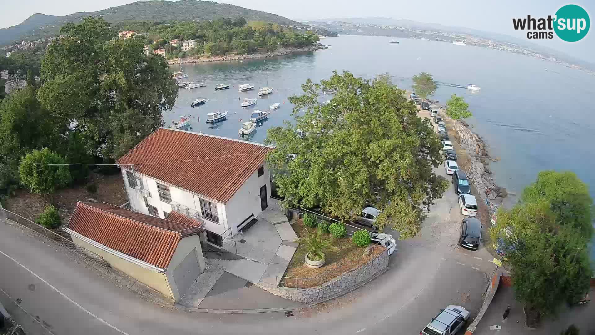 Spletna kamera pristanišče Ika – Pogled v živo na pristanišče in luči Opatije