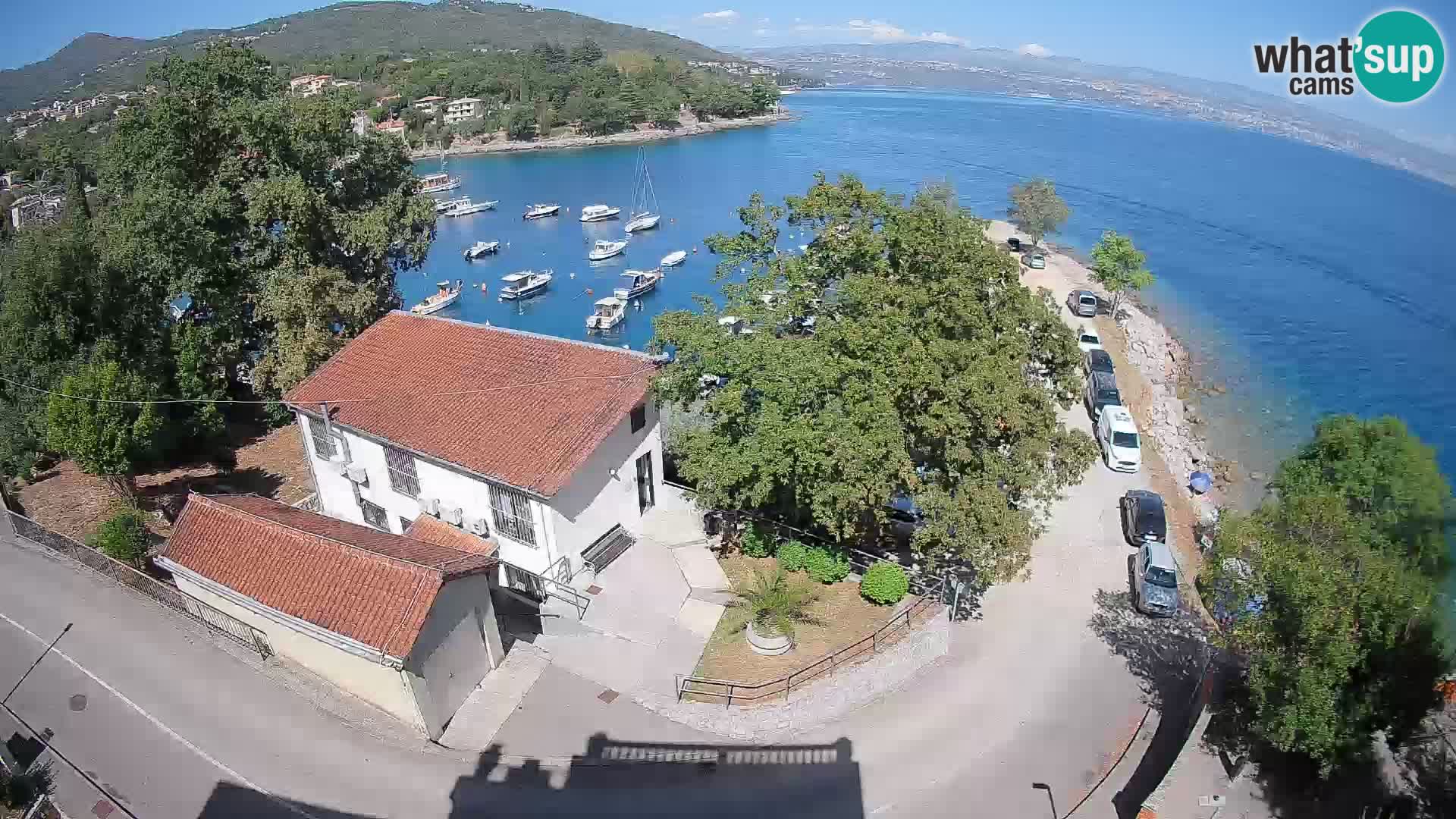 Spletna kamera pristanišče Ika – Pogled v živo na pristanišče in luči Opatije