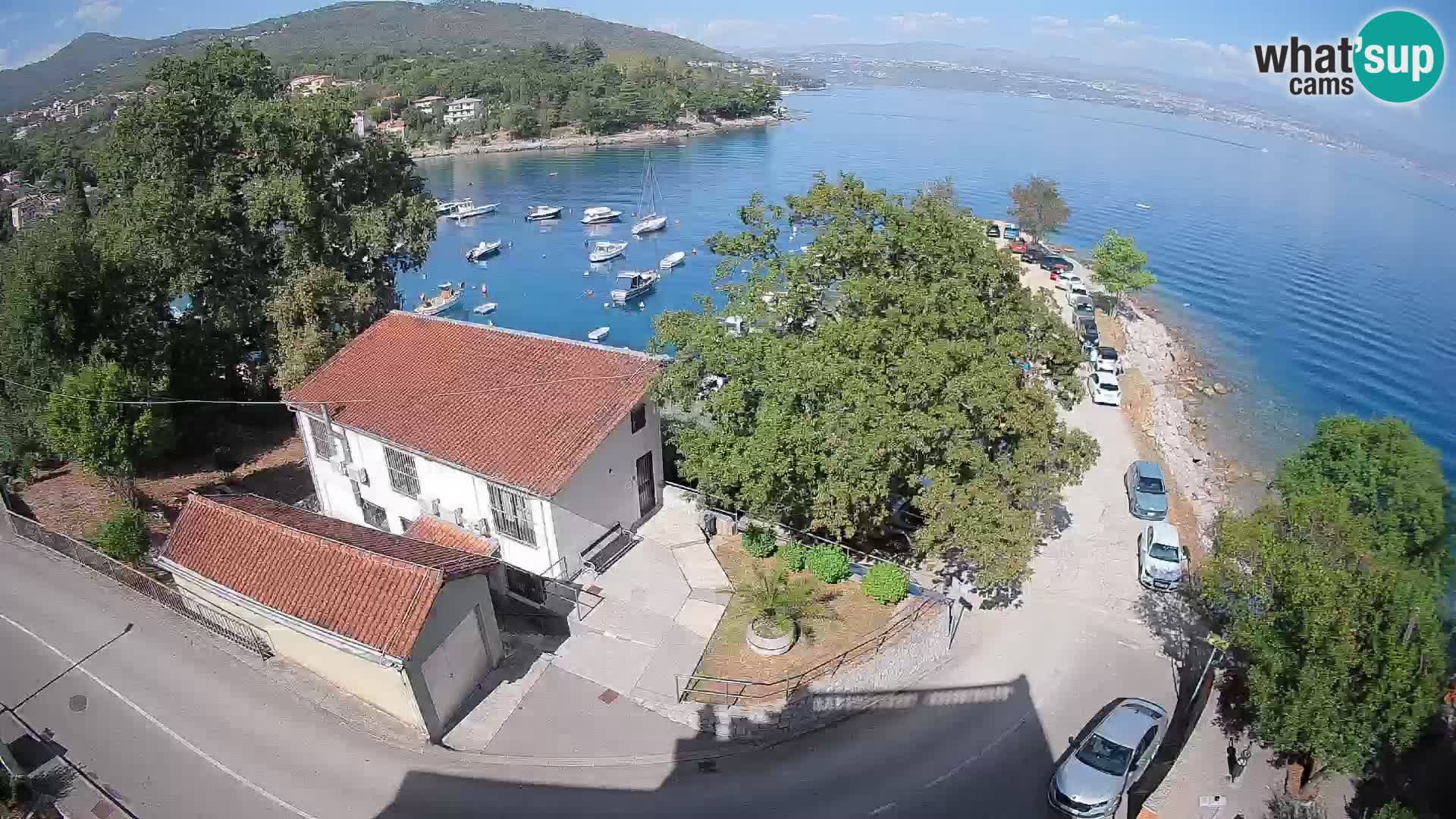 Web kamera luka Ika – Pogled uživo na luku i svjetla Opatije
