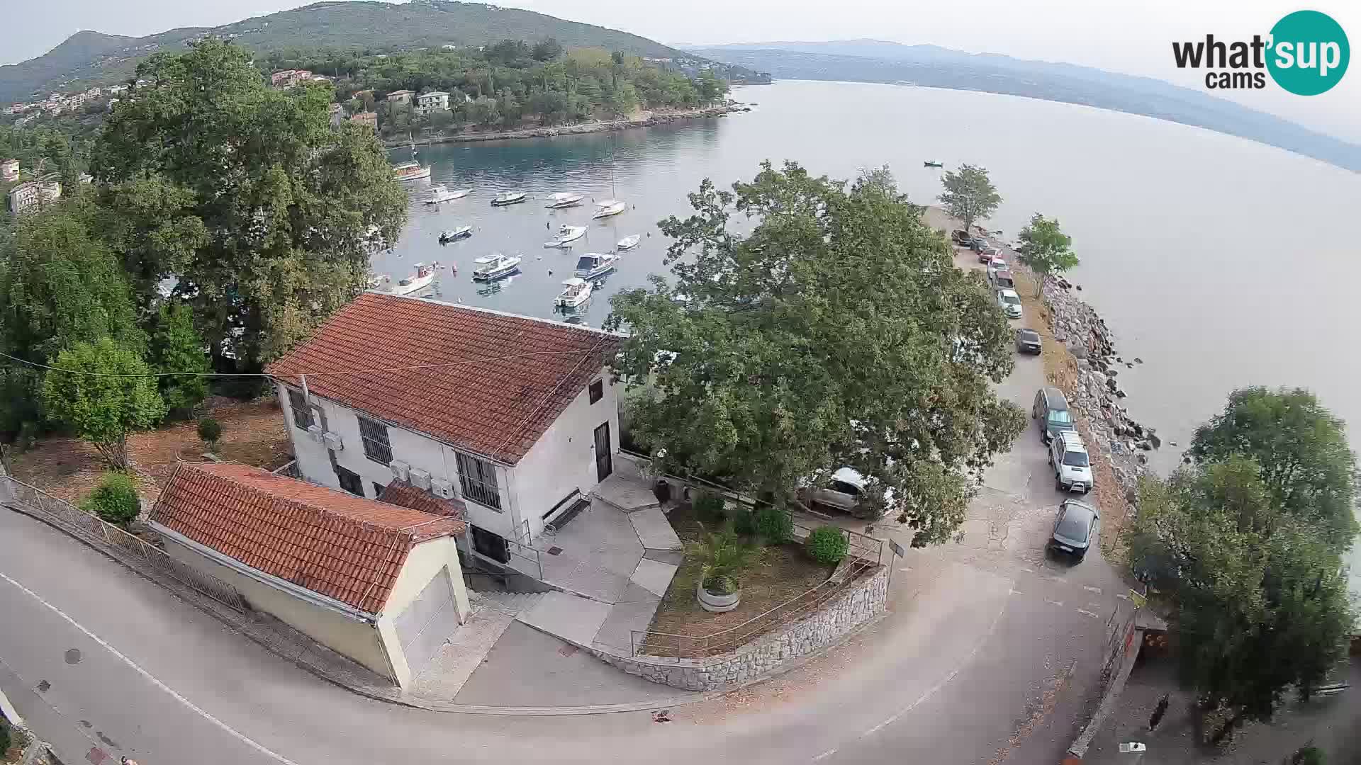 Spletna kamera pristanišče Ika – Pogled v živo na pristanišče in luči Opatije