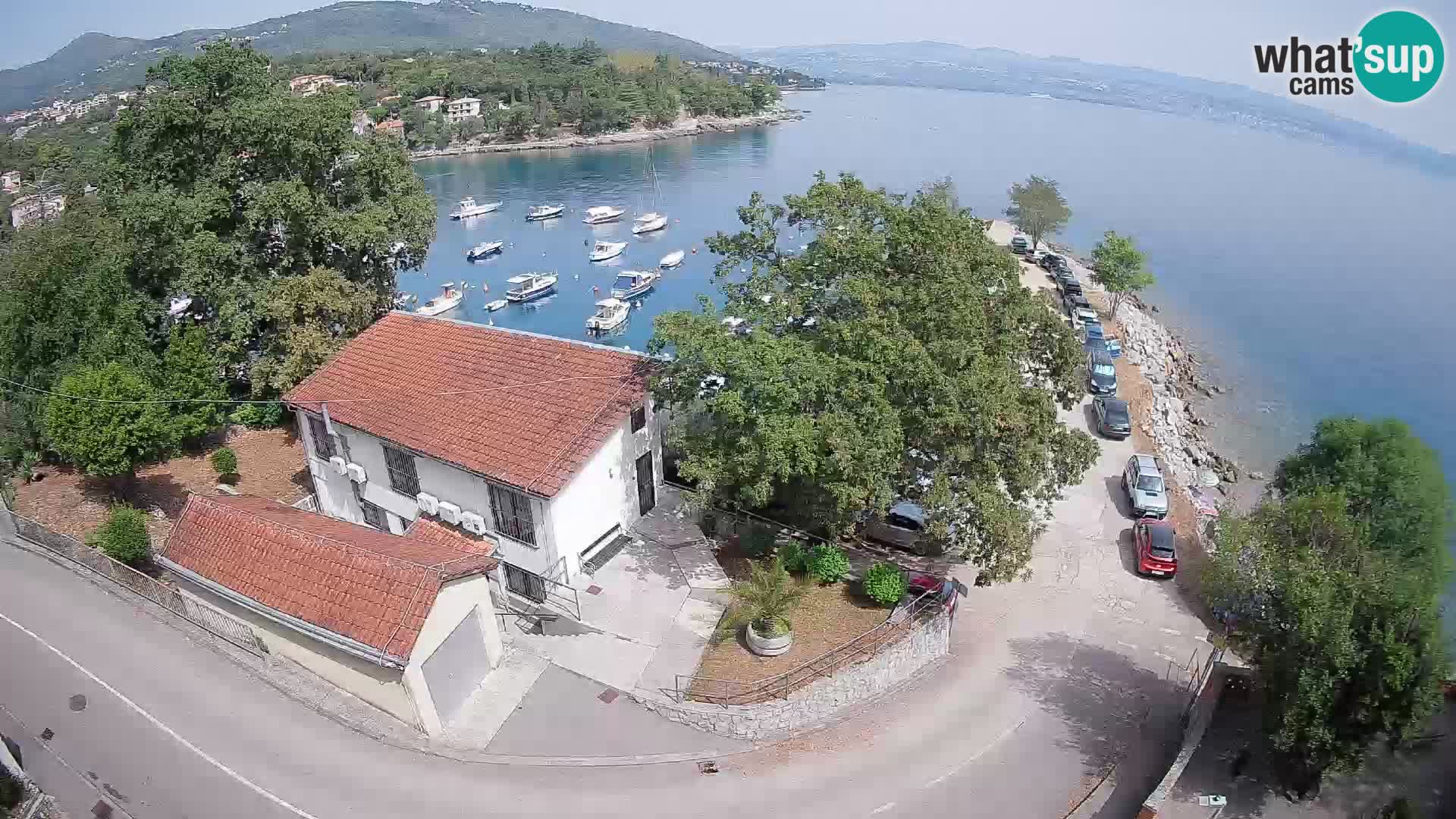 Spletna kamera pristanišče Ika – Pogled v živo na pristanišče in luči Opatije