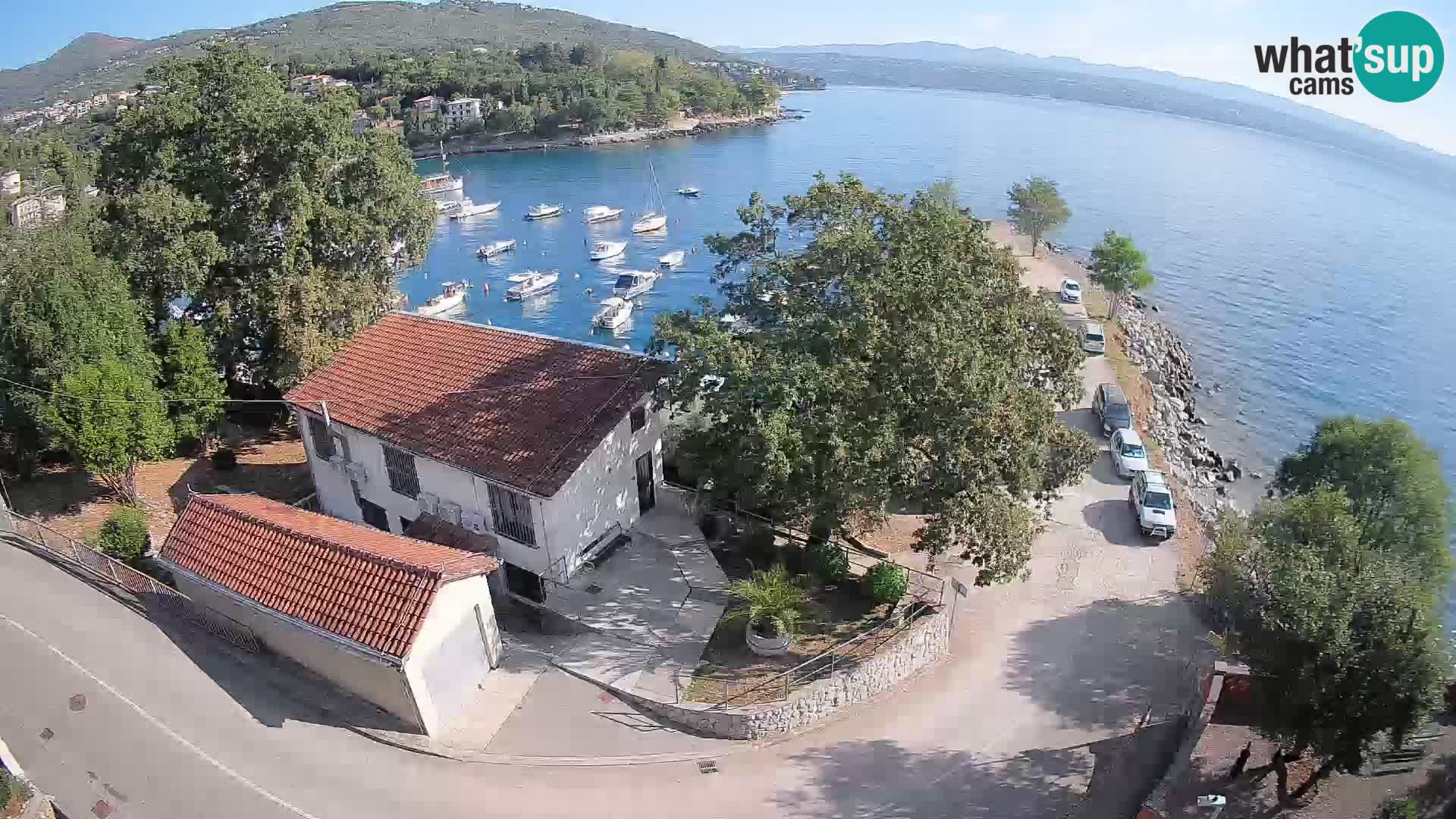 Web kamera luka Ika – Pogled uživo na luku i svjetla Opatije