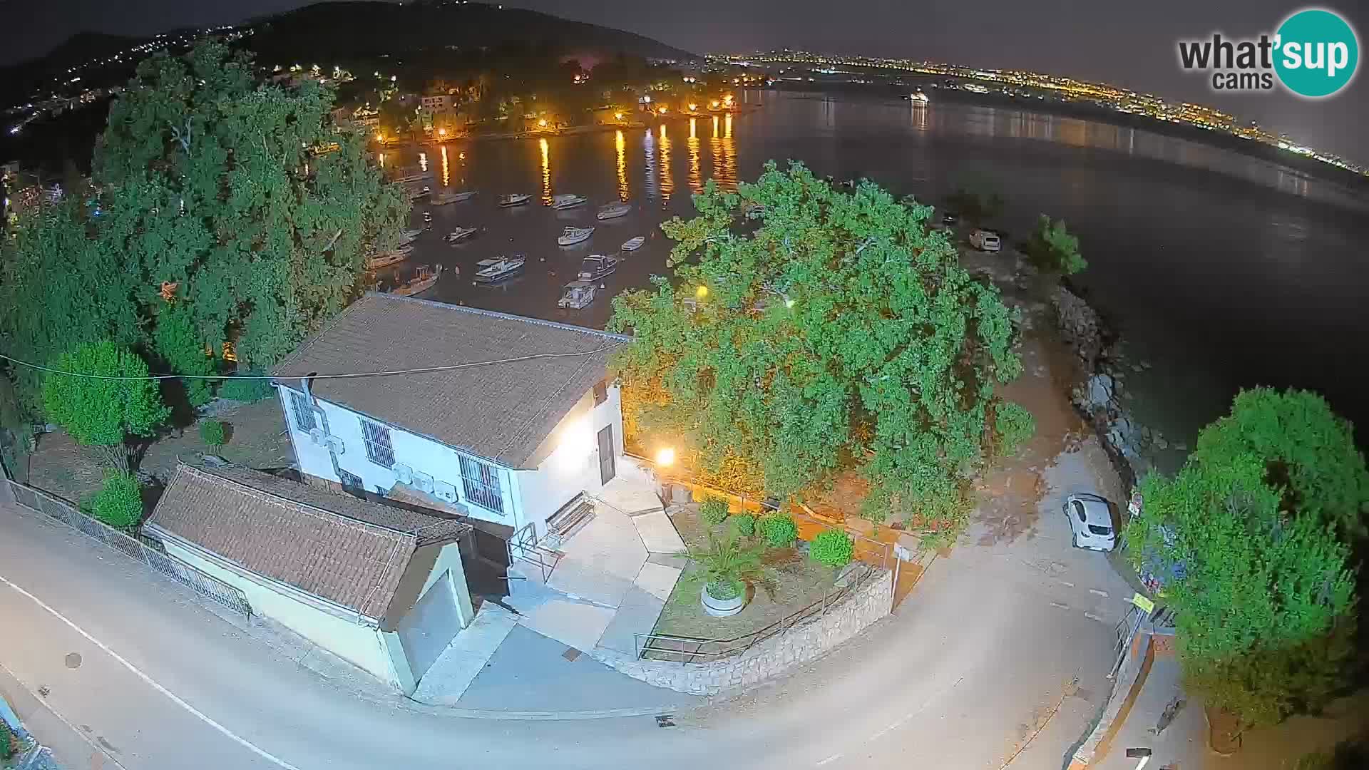 Ika Harbor Webcam – LIVE View of the Harbor and Opatija Lights