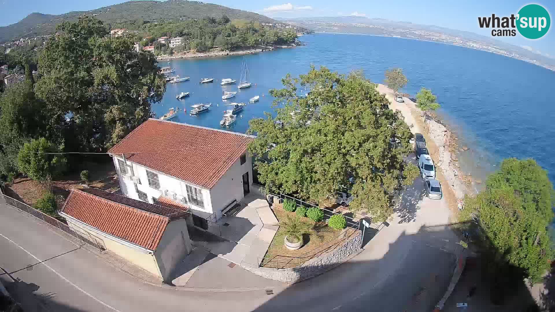 Web kamera luka Ika – Pogled uživo na luku i svjetla Opatije