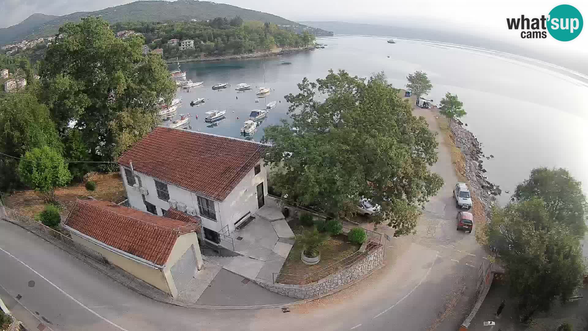Web kamera luka Ika – Pogled uživo na luku i svjetla Opatije
