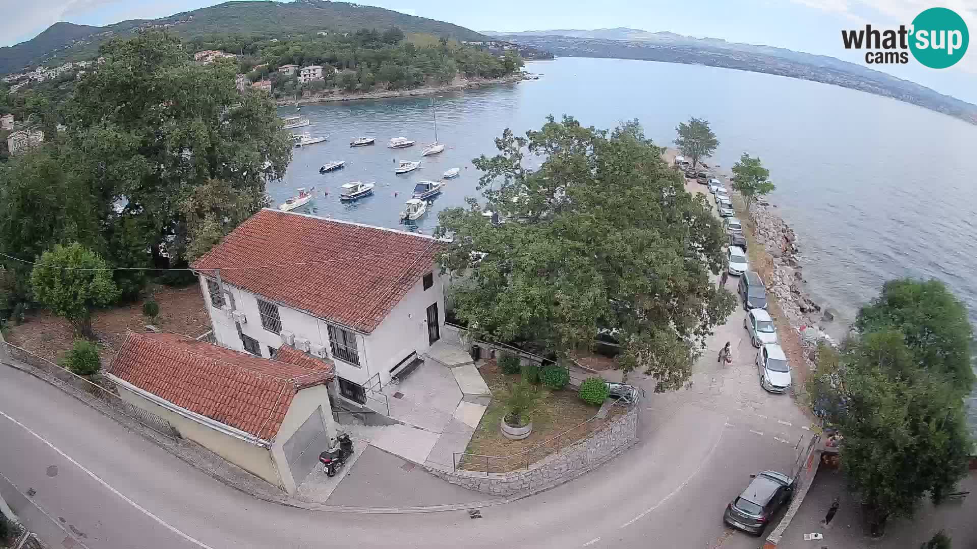 Spletna kamera pristanišče Ika – Pogled v živo na pristanišče in luči Opatije