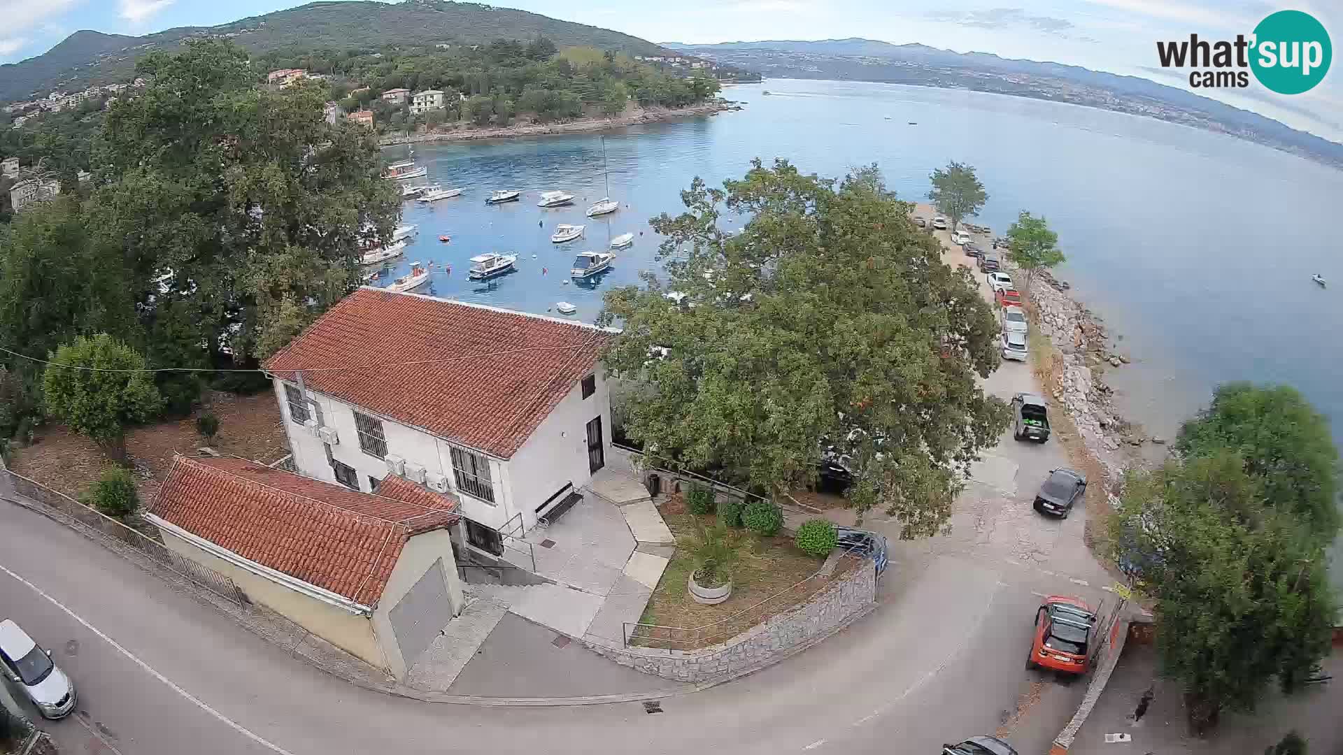 Spletna kamera pristanišče Ika – Pogled v živo na pristanišče in luči Opatije