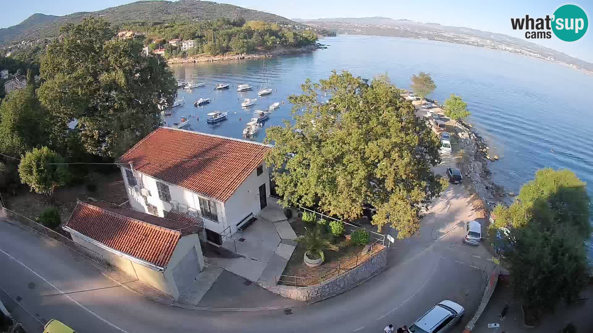 Web kamera luka Ika – Pogled uživo na luku i svjetla Opatije