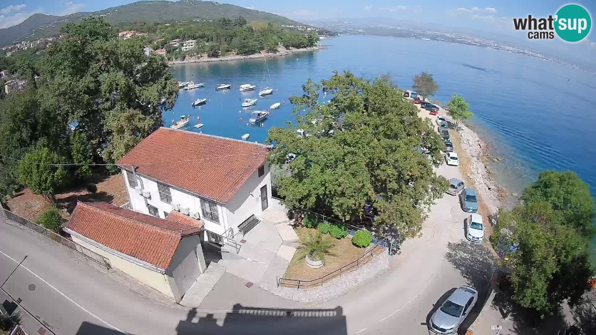 Web kamera luka Ika – Pogled uživo na luku i svjetla Opatije