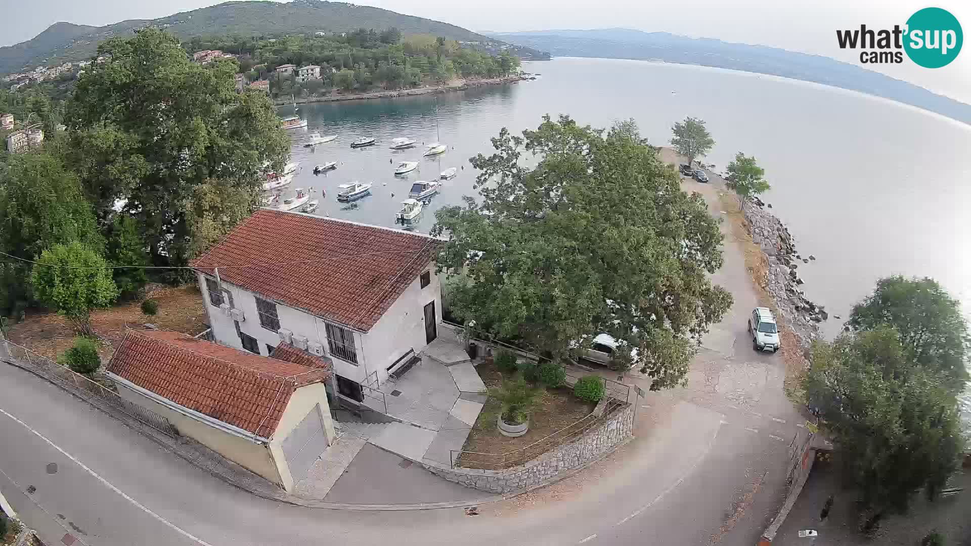 Web kamera luka Ika – Pogled uživo na luku i svjetla Opatije