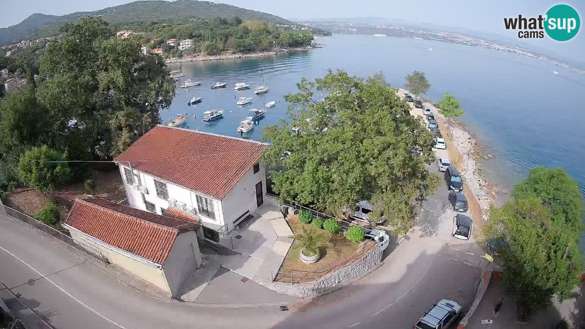Spletna kamera pristanišče Ika – Pogled v živo na pristanišče in luči Opatije
