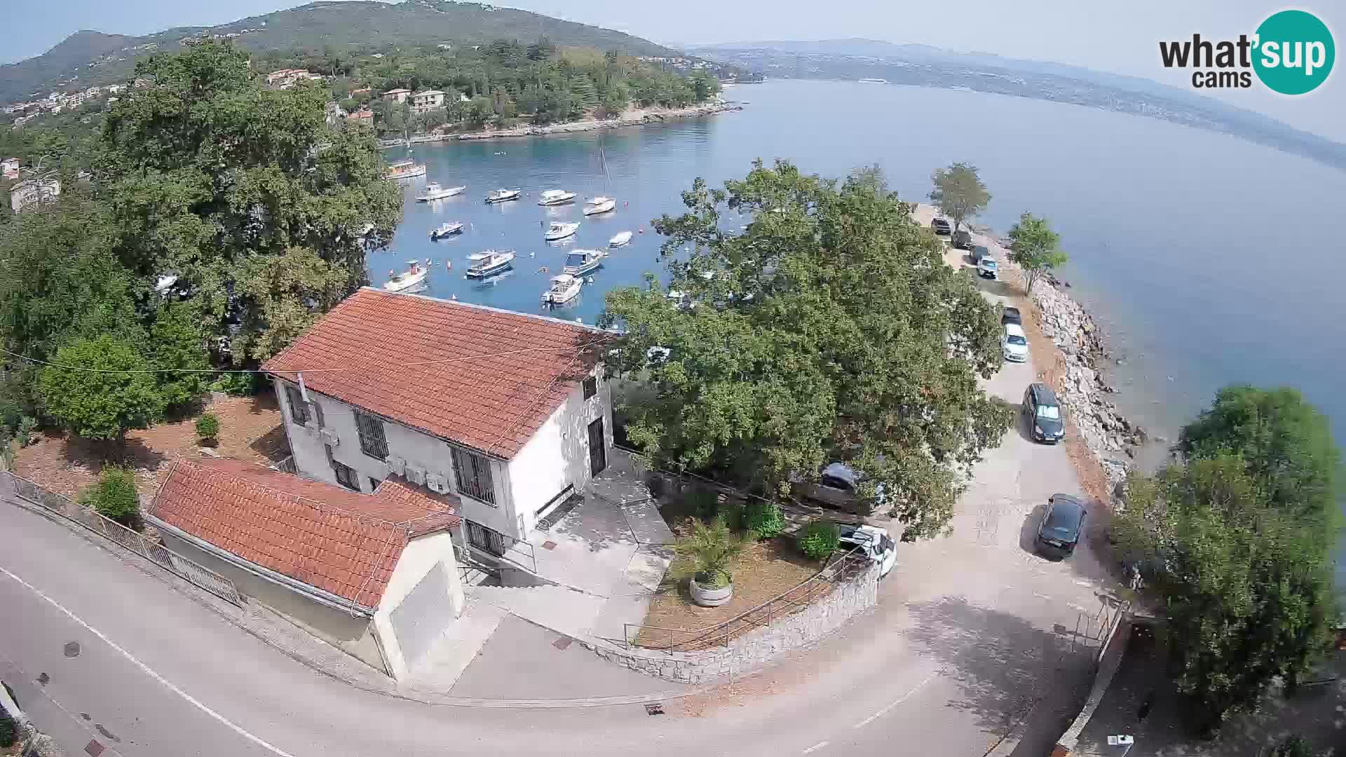 Spletna kamera pristanišče Ika – Pogled v živo na pristanišče in luči Opatije