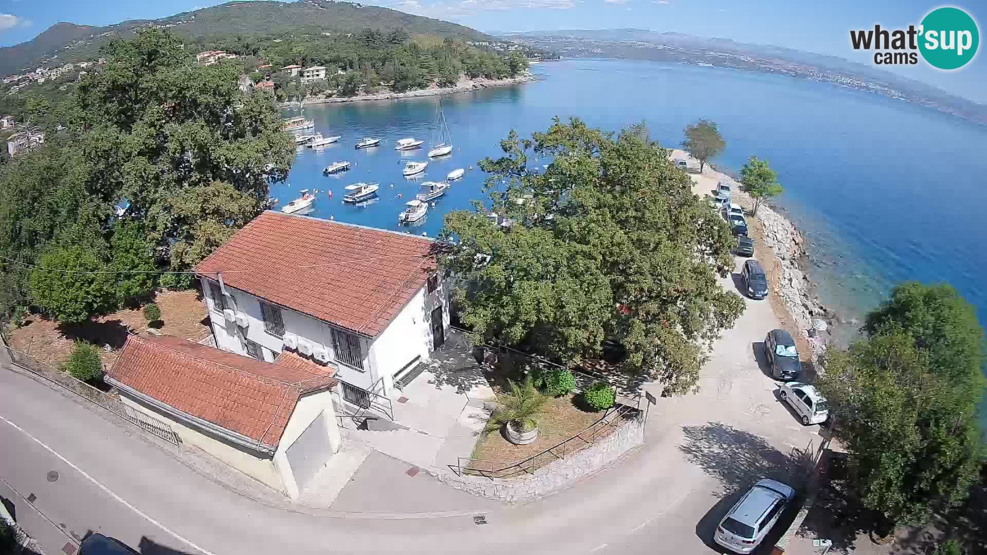 Spletna kamera pristanišče Ika – Pogled v živo na pristanišče in luči Opatije