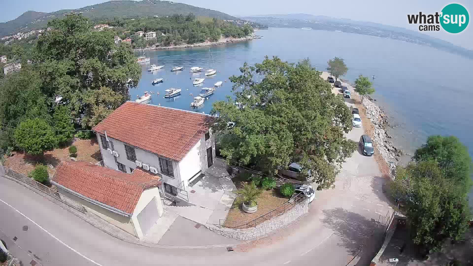Spletna kamera pristanišče Ika – Pogled v živo na pristanišče in luči Opatije