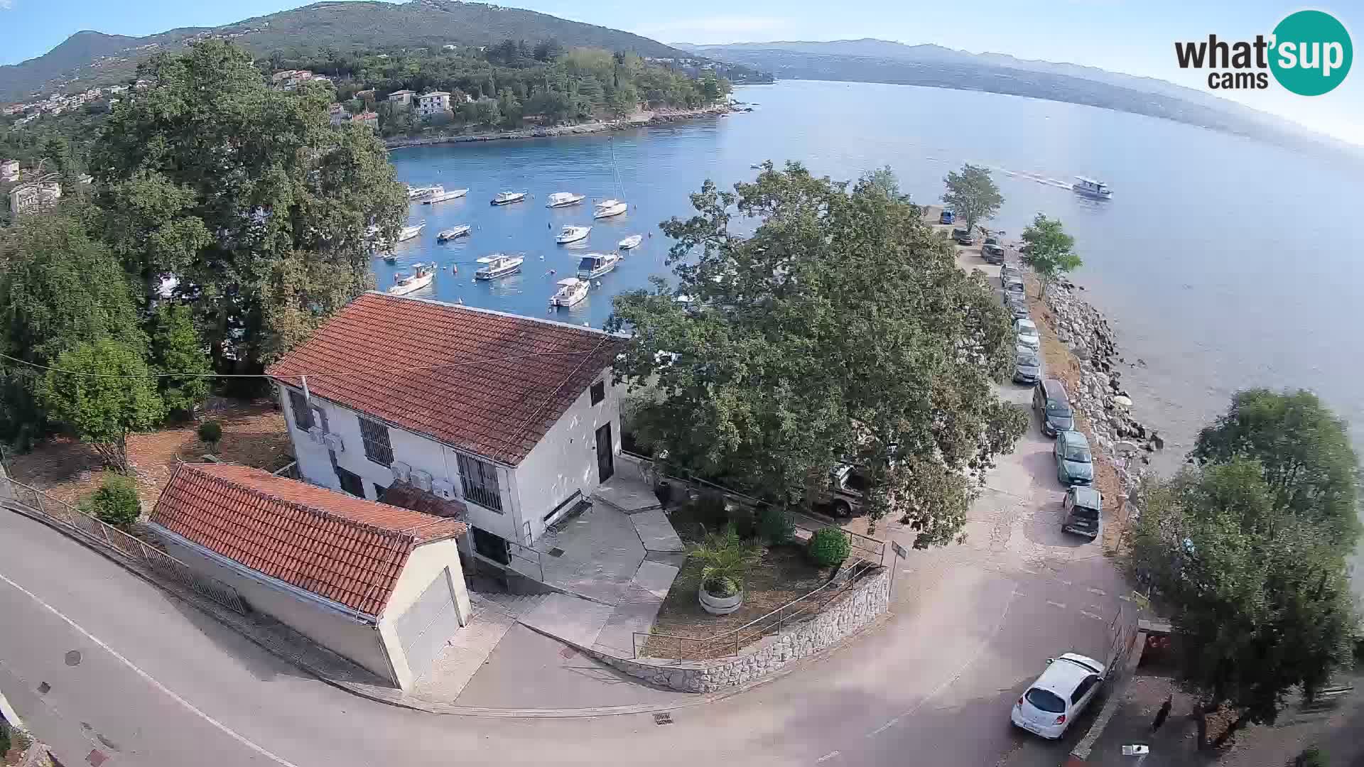 Spletna kamera pristanišče Ika – Pogled v živo na pristanišče in luči Opatije
