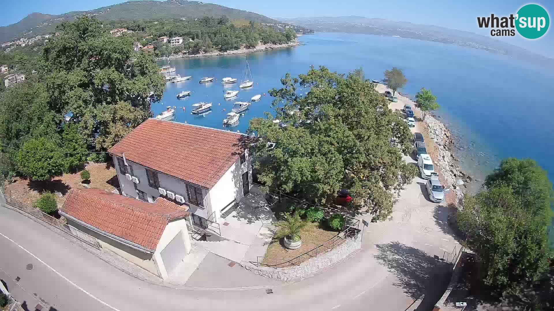 Spletna kamera pristanišče Ika – Pogled v živo na pristanišče in luči Opatije