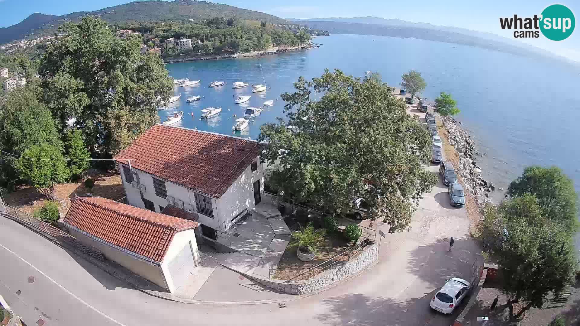 Web kamera luka Ika – Pogled uživo na luku i svjetla Opatije