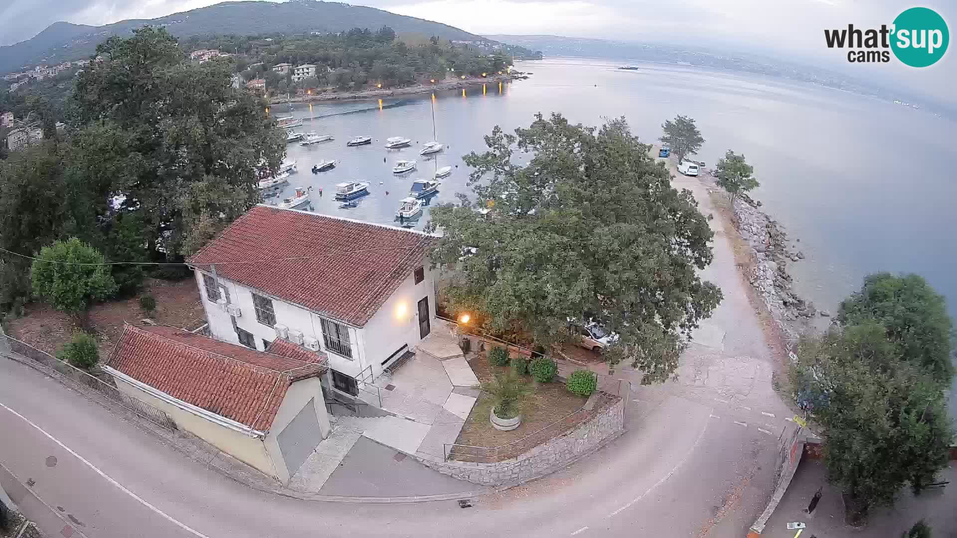 Ika Harbor Webcam – LIVE View of the Harbor and Opatija Lights