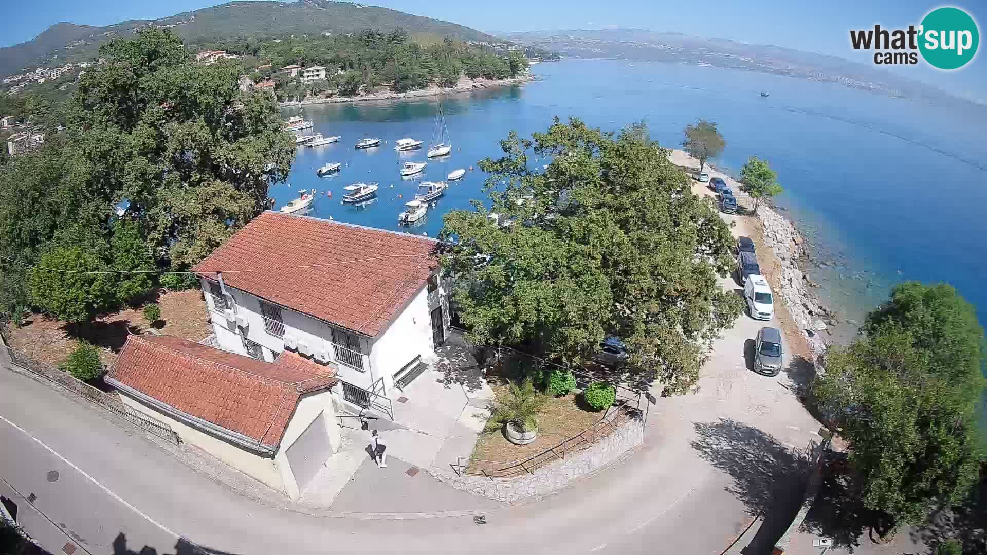 Spletna kamera pristanišče Ika – Pogled v živo na pristanišče in luči Opatije