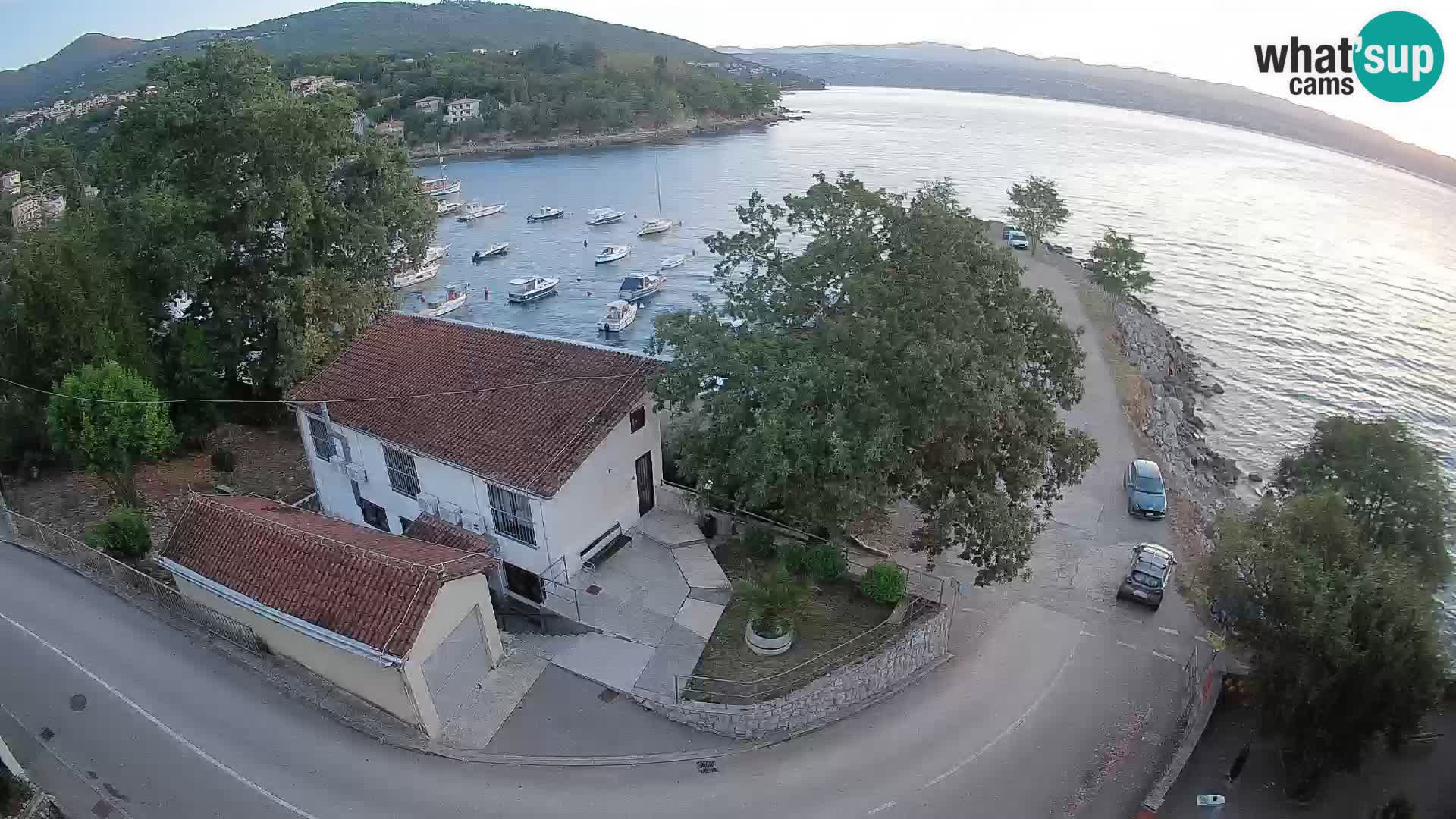 Web kamera luka Ika – Pogled uživo na luku i svjetla Opatije