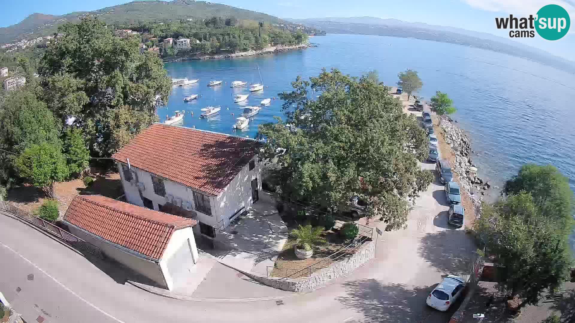 Web kamera luka Ika – Pogled uživo na luku i svjetla Opatije