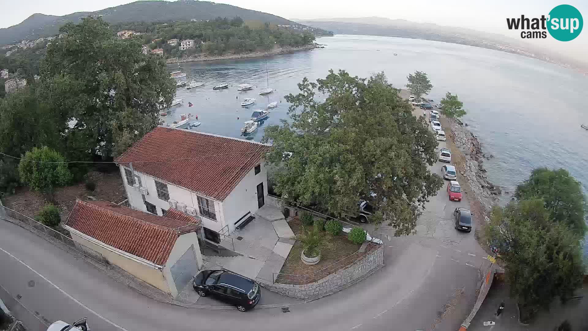 Web kamera luka Ika – Pogled uživo na luku i svjetla Opatije