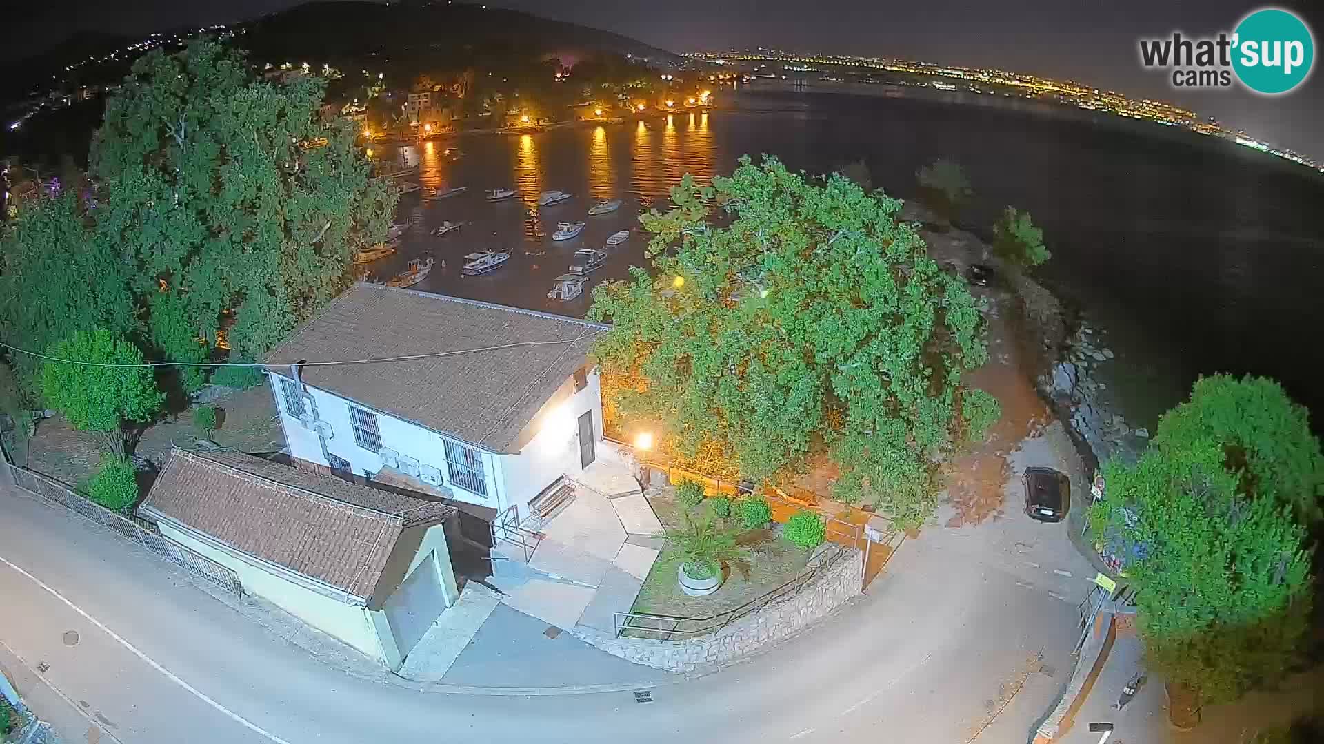 Ika Harbor Webcam – LIVE View of the Harbor and Opatija Lights