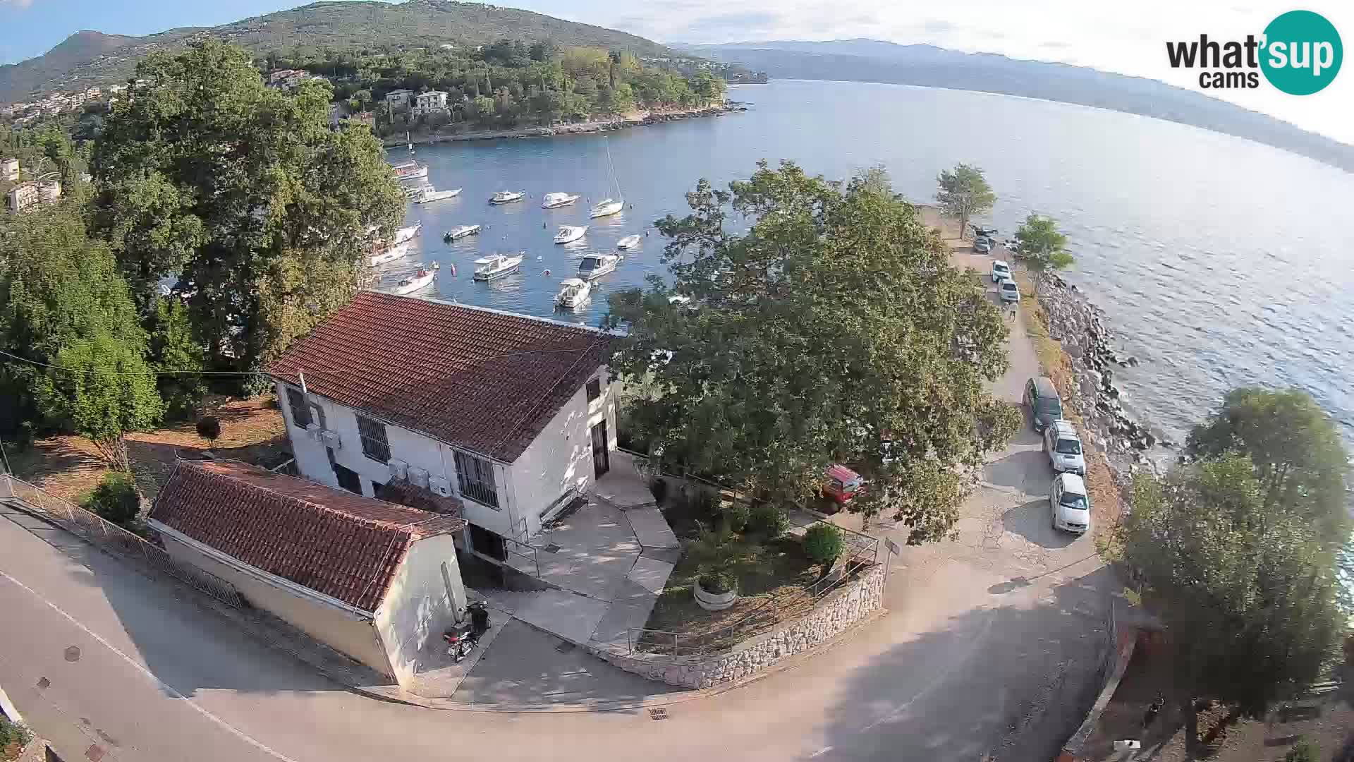 Web kamera luka Ika – Pogled uživo na luku i svjetla Opatije