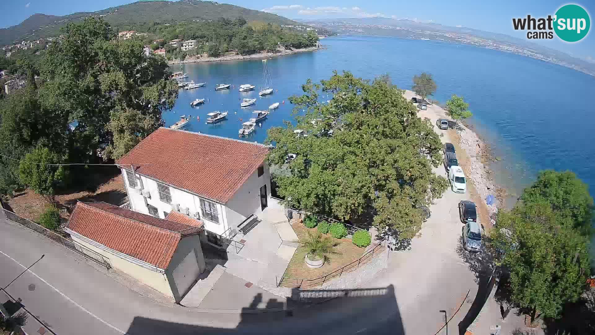 Web kamera luka Ika – Pogled uživo na luku i svjetla Opatije