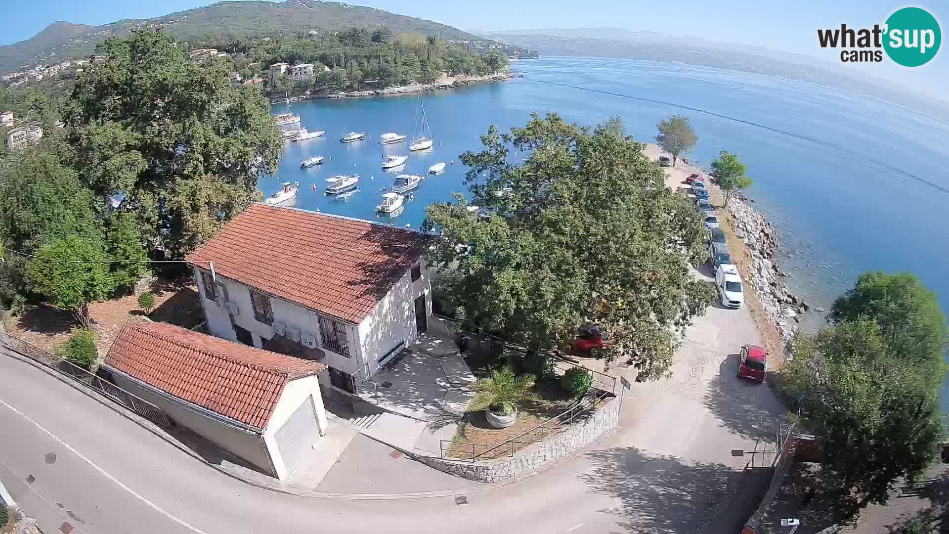 Spletna kamera pristanišče Ika – Pogled v živo na pristanišče in luči Opatije