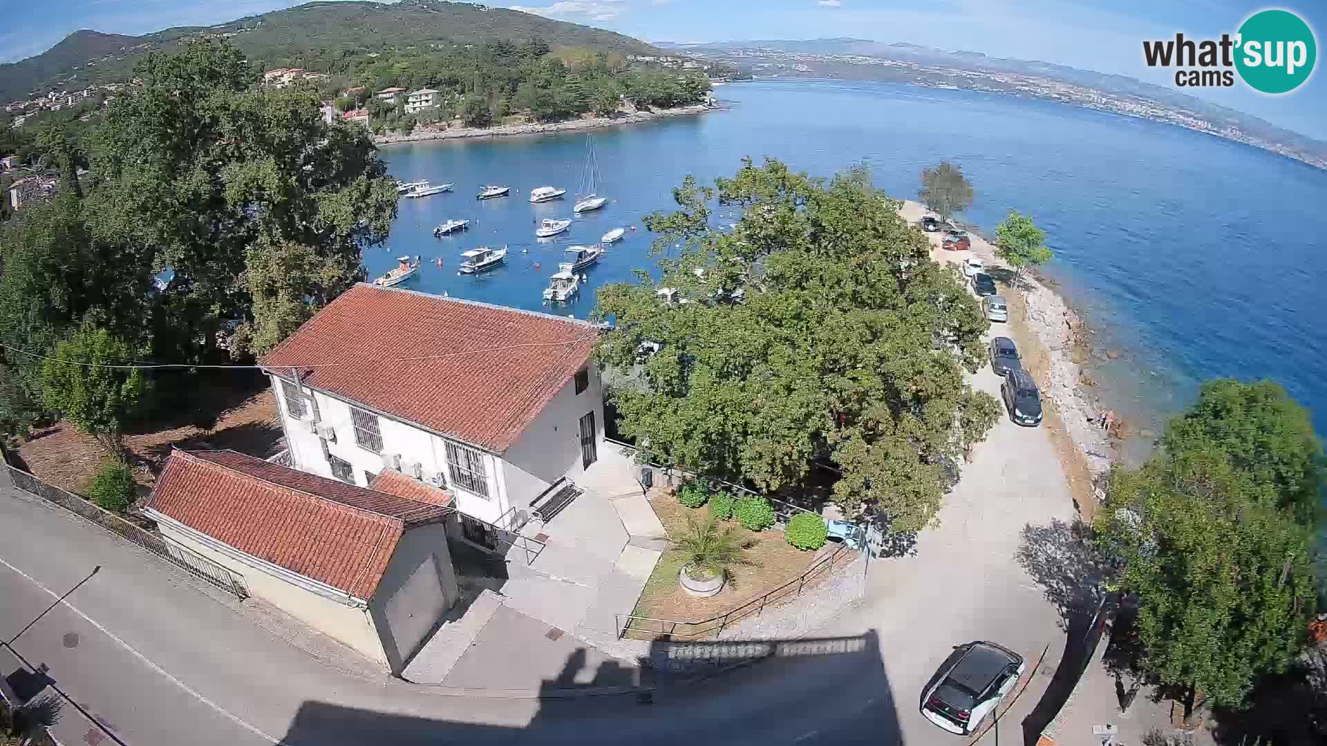 Spletna kamera pristanišče Ika – Pogled v živo na pristanišče in luči Opatije