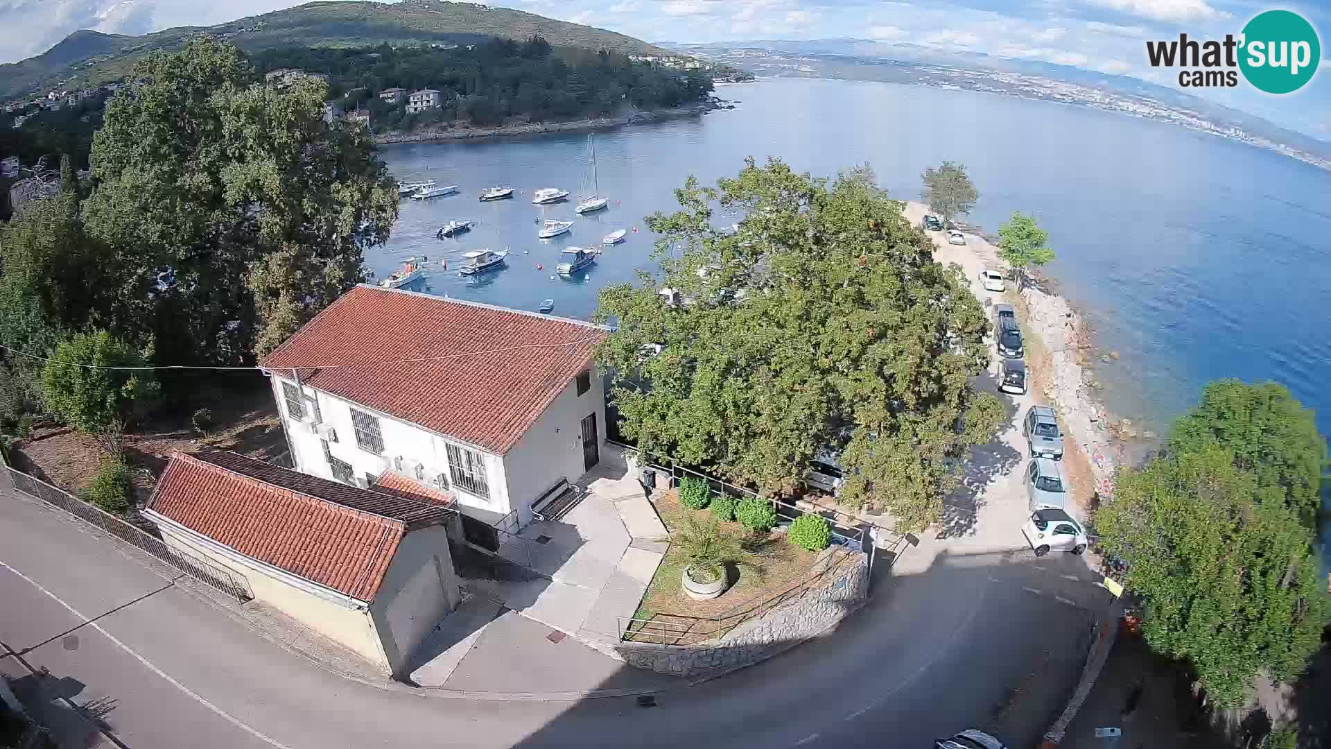 Spletna kamera pristanišče Ika – Pogled v živo na pristanišče in luči Opatije