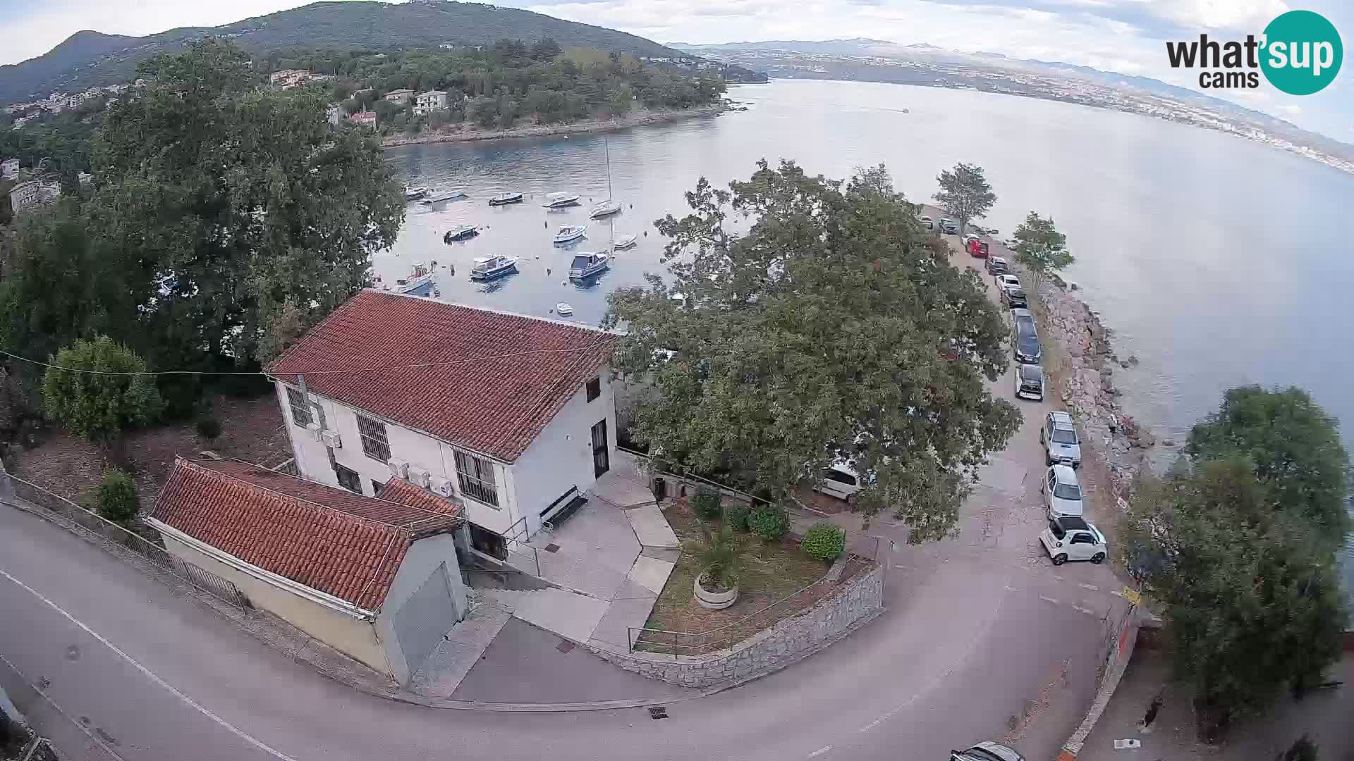 Spletna kamera pristanišče Ika – Pogled v živo na pristanišče in luči Opatije