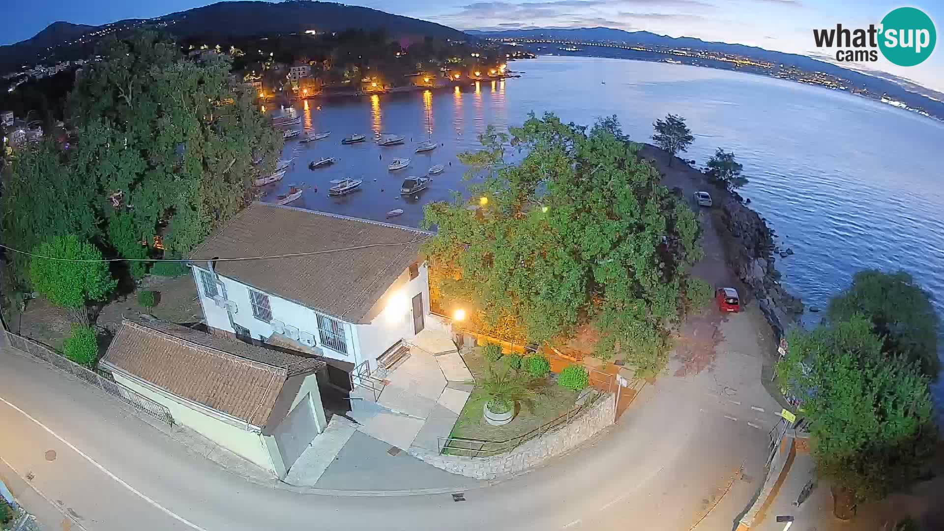Ika Harbor Webcam – LIVE View of the Harbor and Opatija Lights