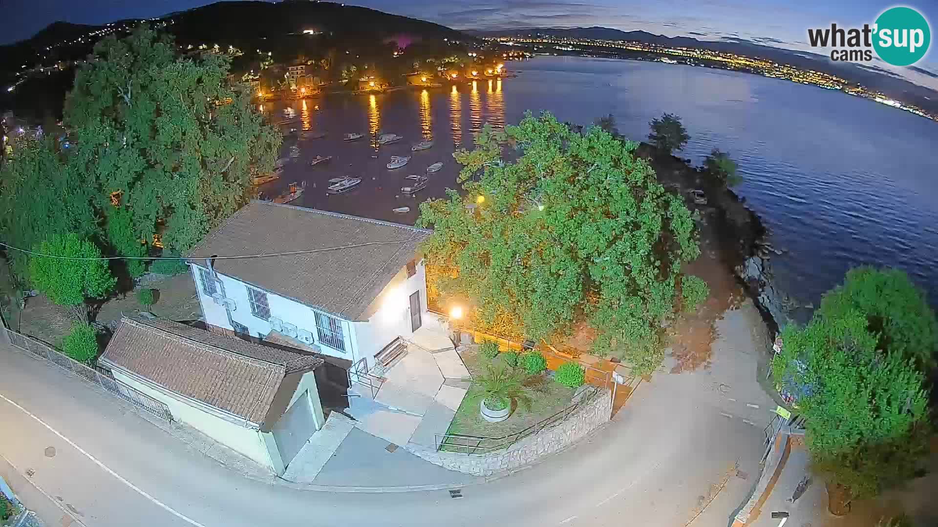 Ika Harbor Webcam – LIVE View of the Harbor and Opatija Lights