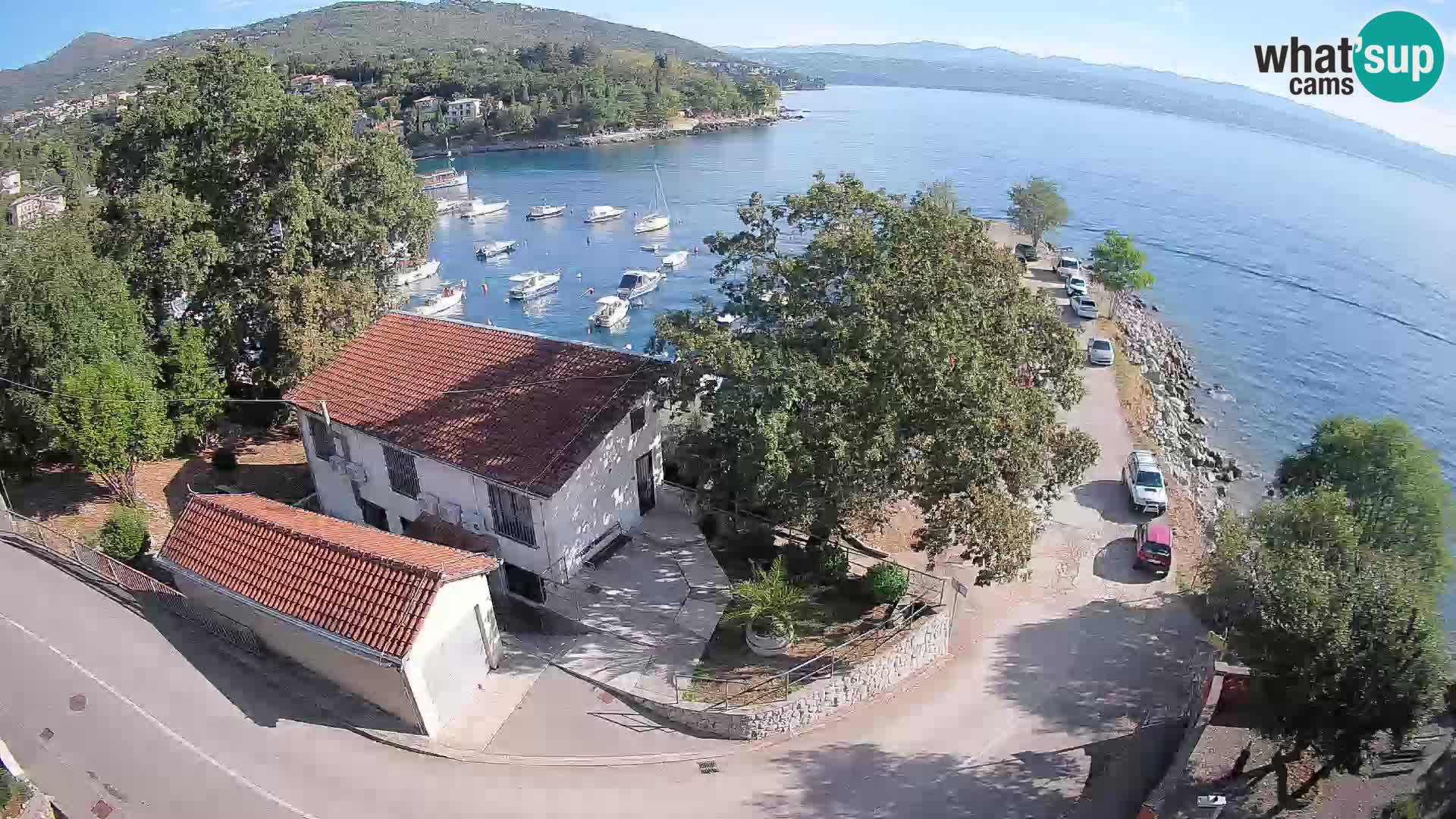 Web kamera luka Ika – Pogled uživo na luku i svjetla Opatije