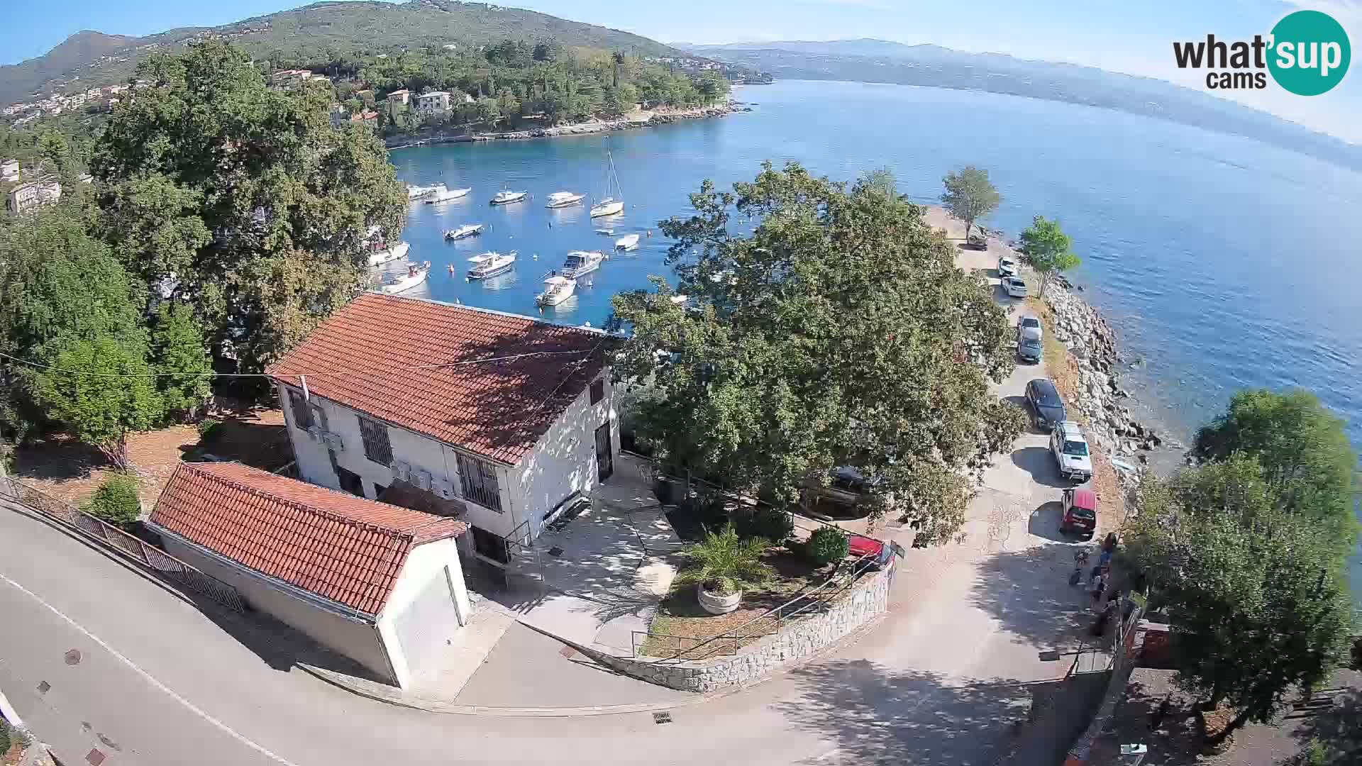 Web kamera luka Ika – Pogled uživo na luku i svjetla Opatije