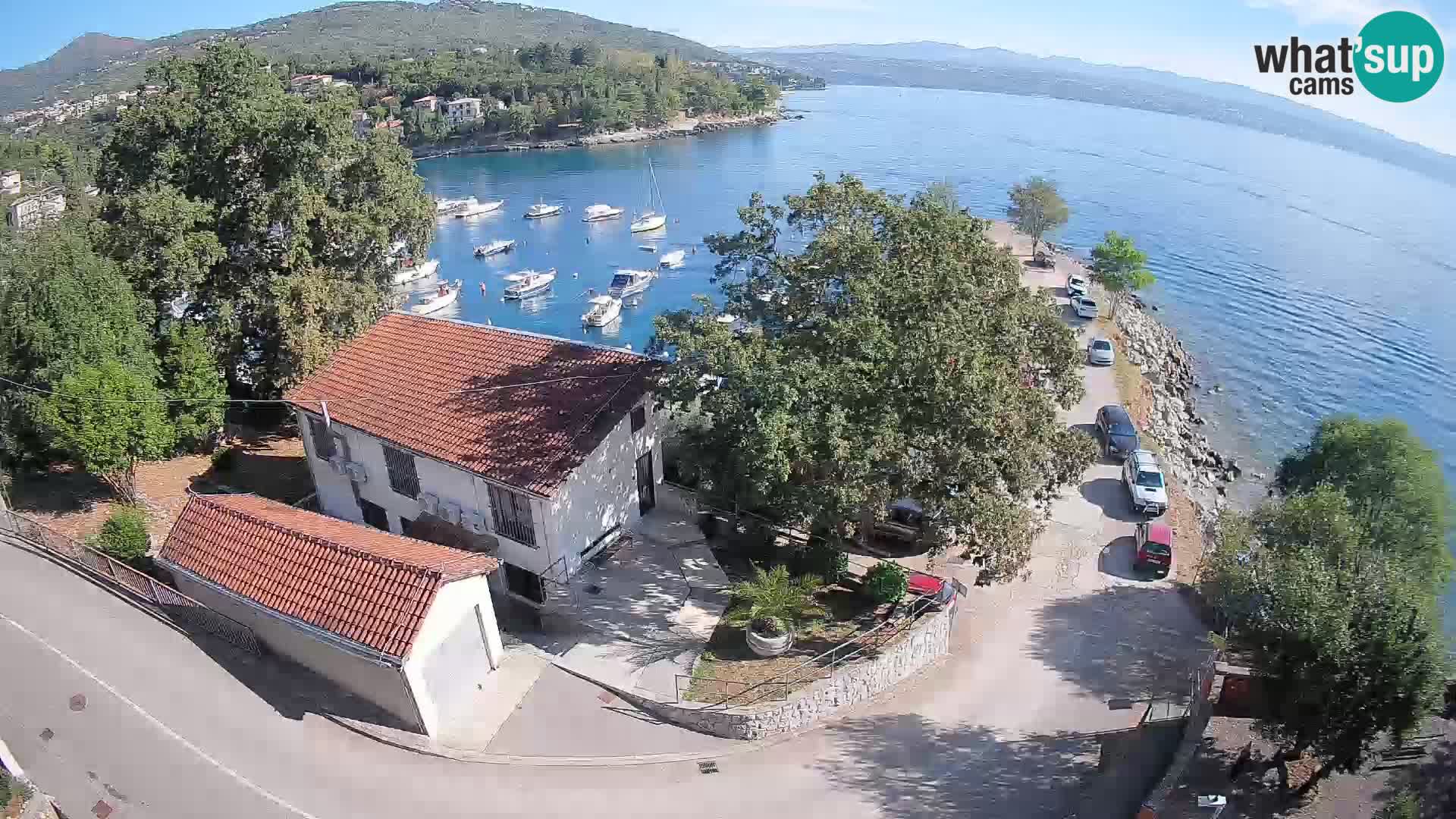 Spletna kamera pristanišče Ika – Pogled v živo na pristanišče in luči Opatije