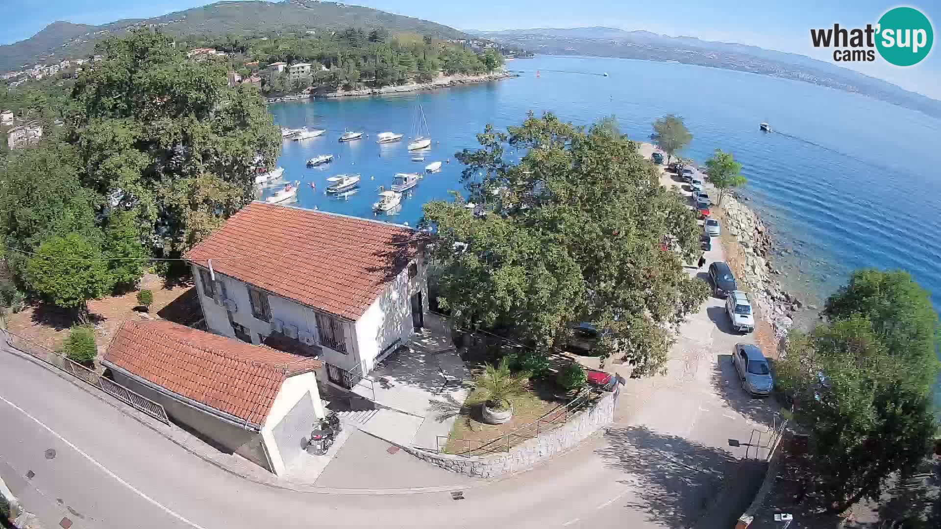 Spletna kamera pristanišče Ika – Pogled v živo na pristanišče in luči Opatije