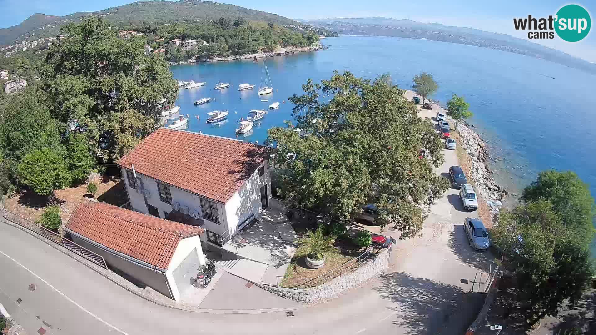 Web kamera luka Ika – Pogled uživo na luku i svjetla Opatije