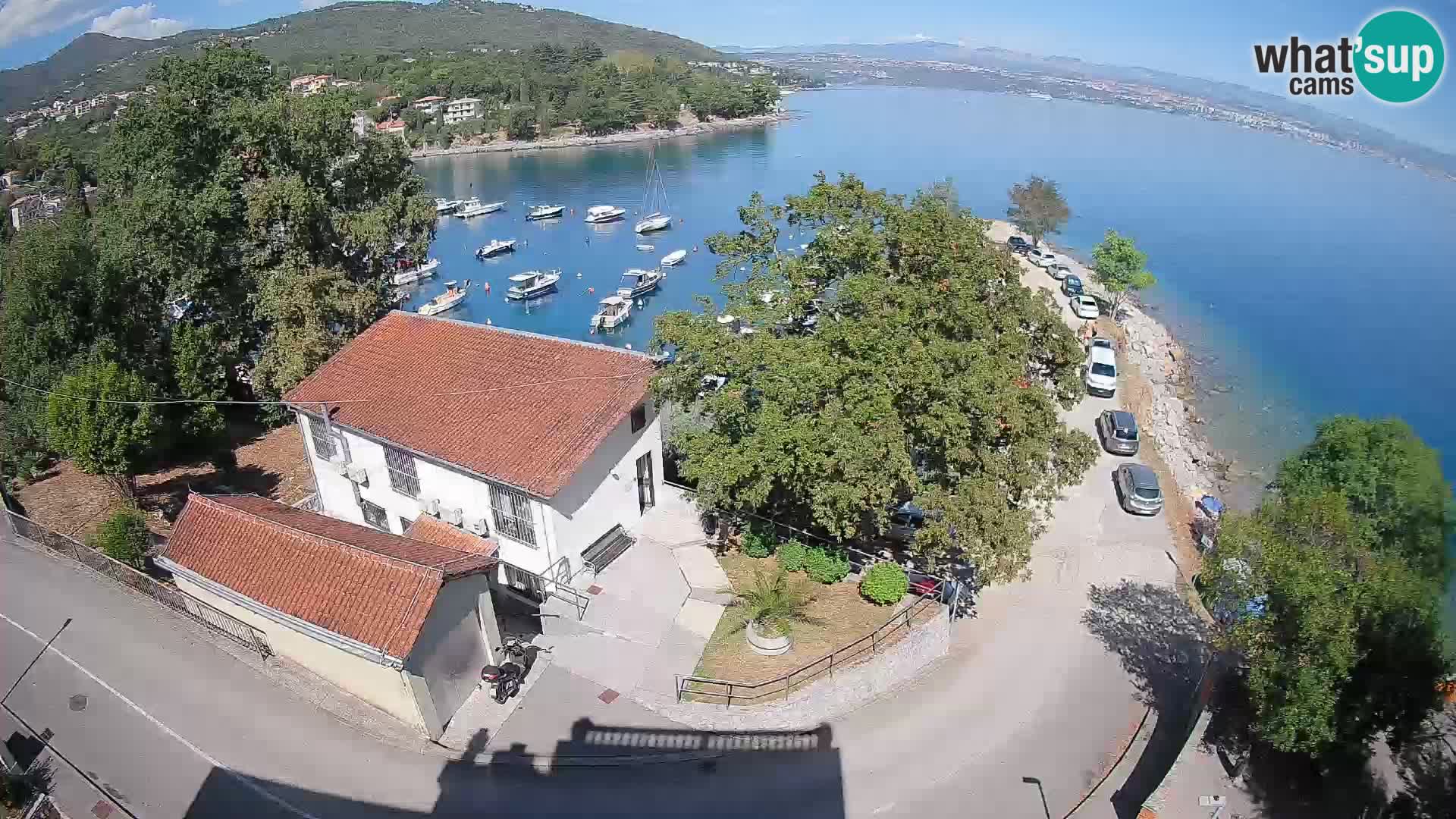 Web kamera luka Ika – Pogled uživo na luku i svjetla Opatije