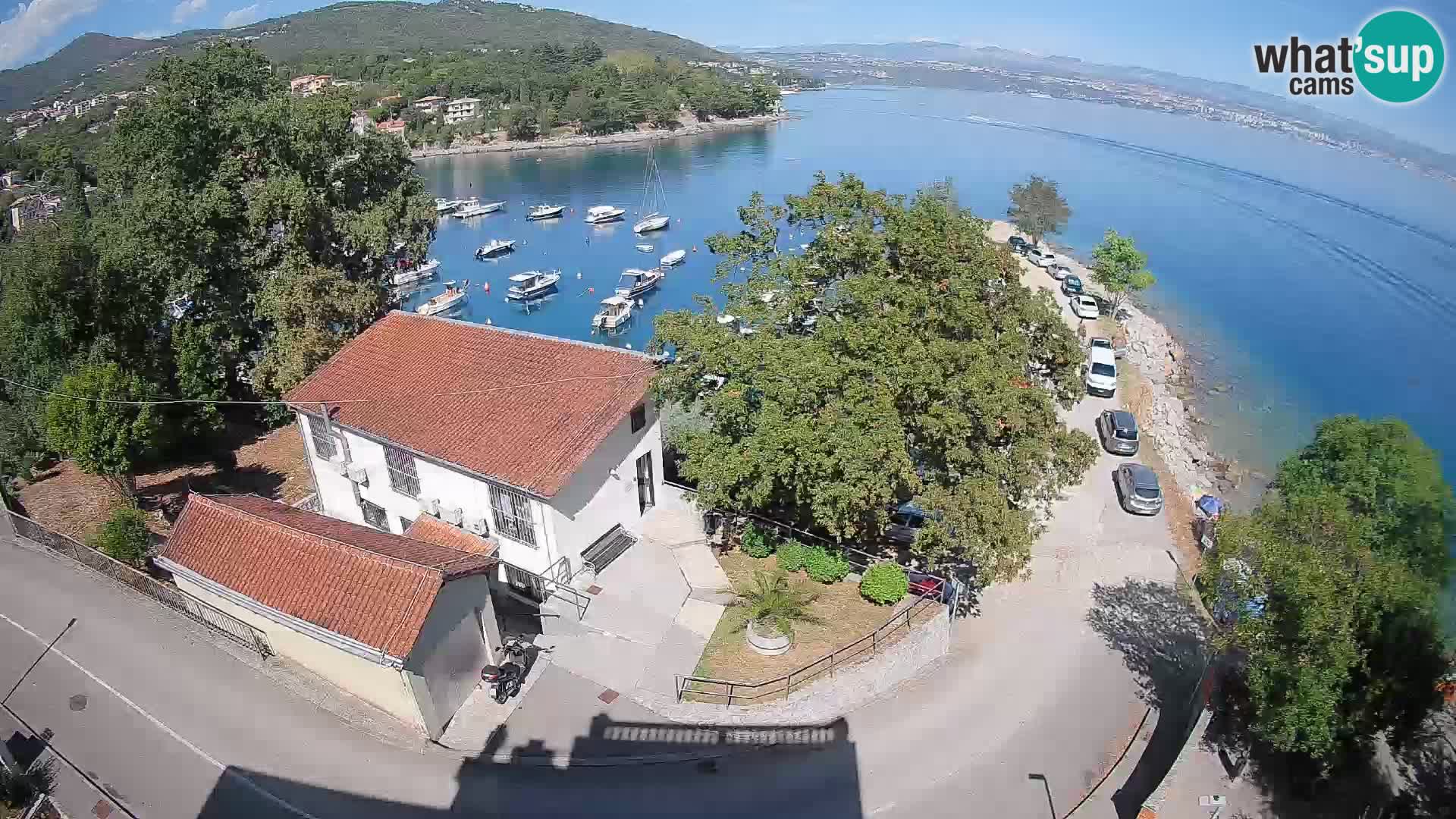 Web kamera luka Ika – Pogled uživo na luku i svjetla Opatije