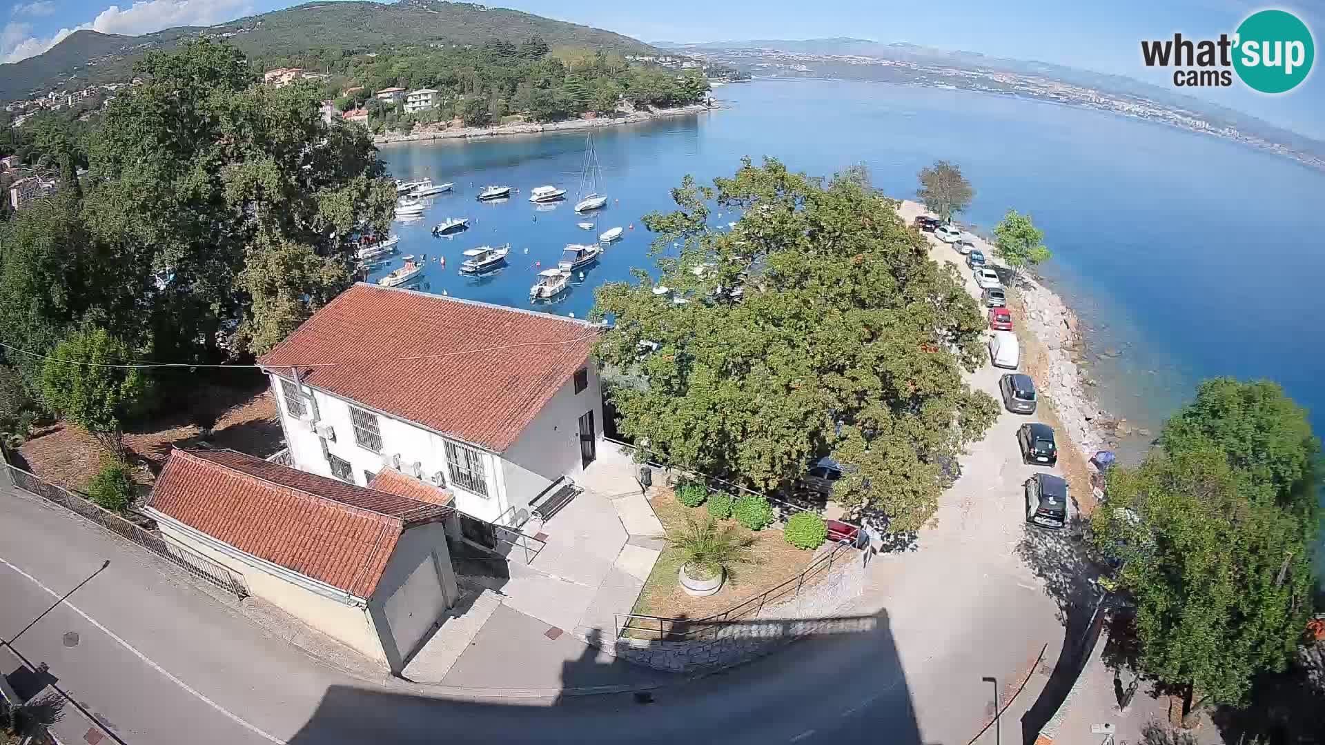 Web kamera luka Ika – Pogled uživo na luku i svjetla Opatije