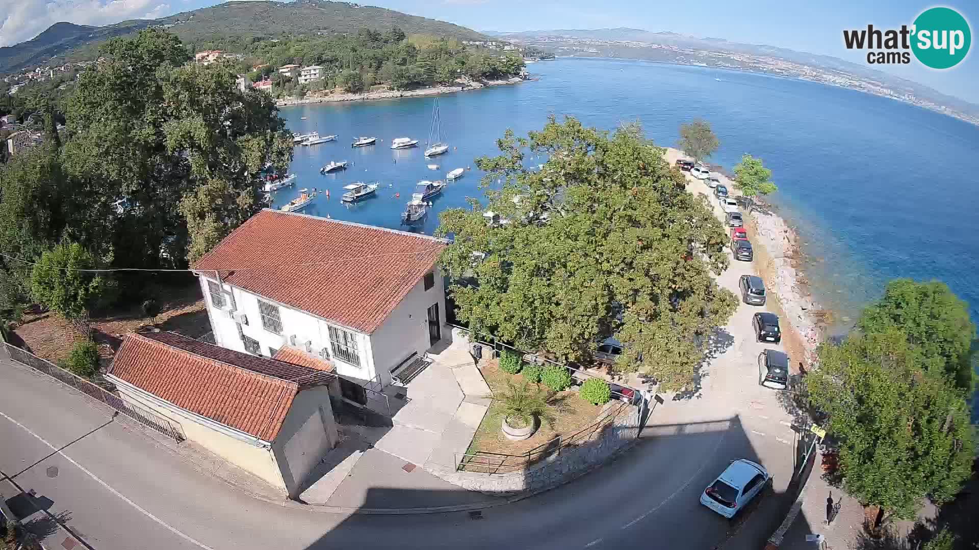 Web kamera luka Ika – Pogled uživo na luku i svjetla Opatije